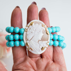 Bracciale con pasta di turchese e cammeo di Torre del Greco