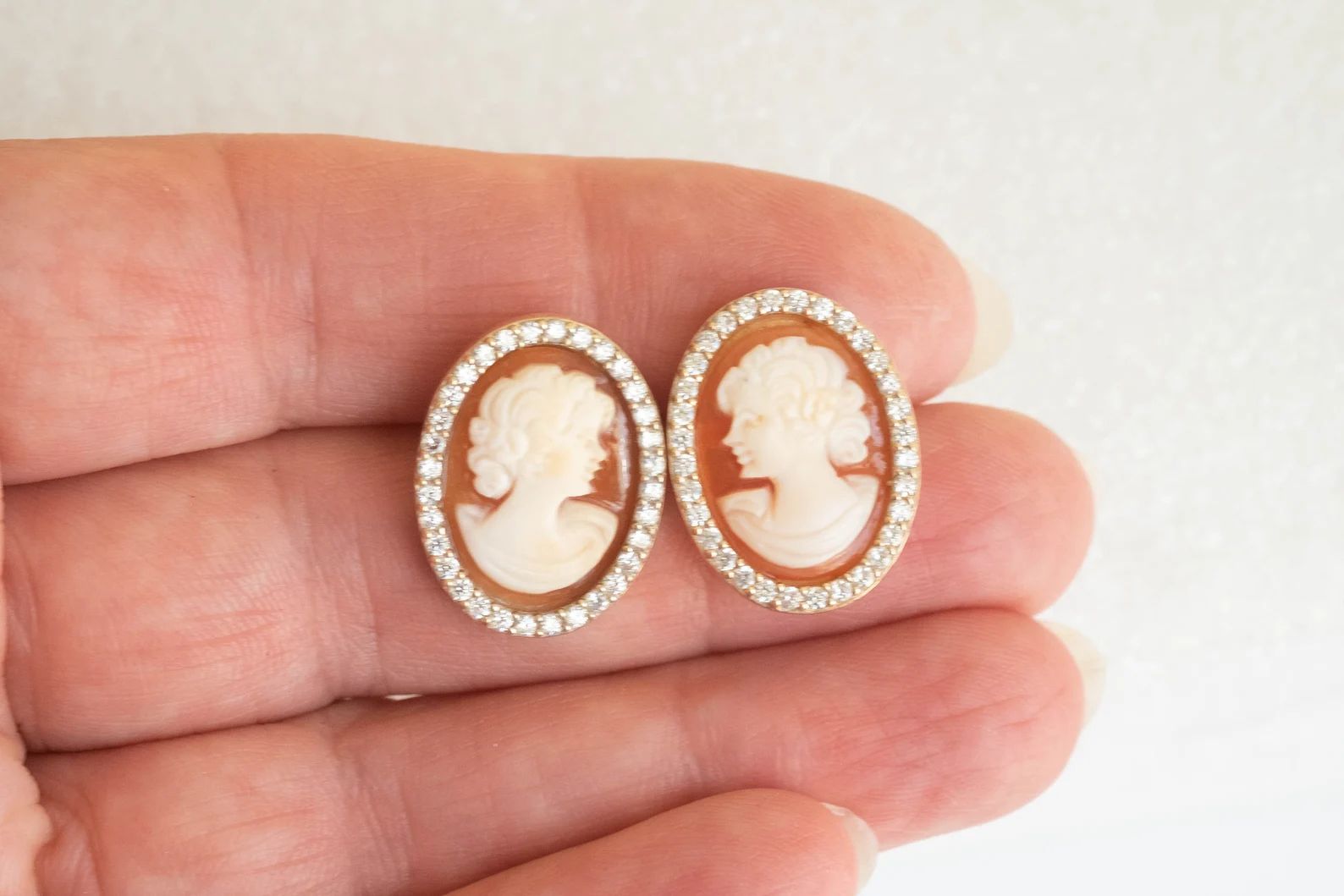 ORECCHINI CAMMEO ZIRCONI LOBO OVALI (7)