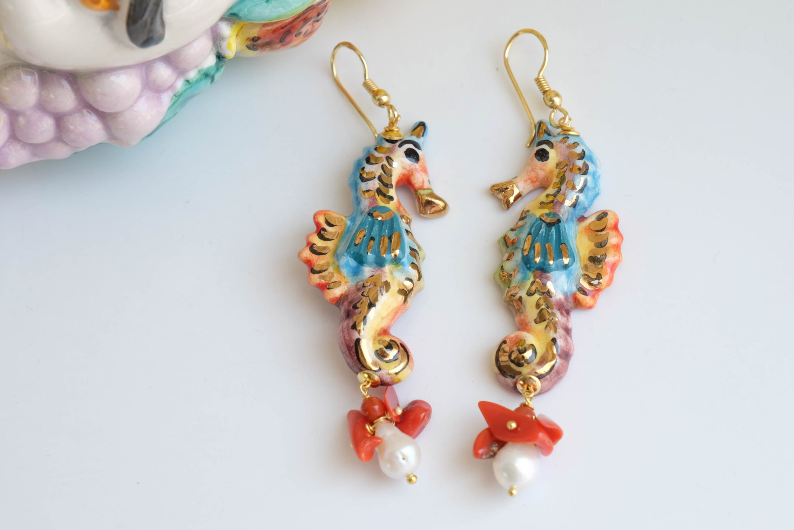 SICILIAN CAVALLUCCIO EARRINGS CALTAGIRONE CERAMIC CORAL PEARLS (3)