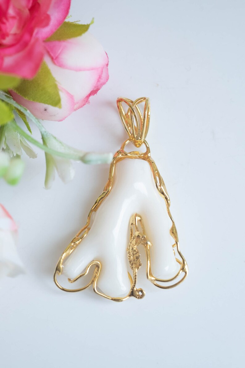 Pendant with natural pinkish white coral and 925 silver 2