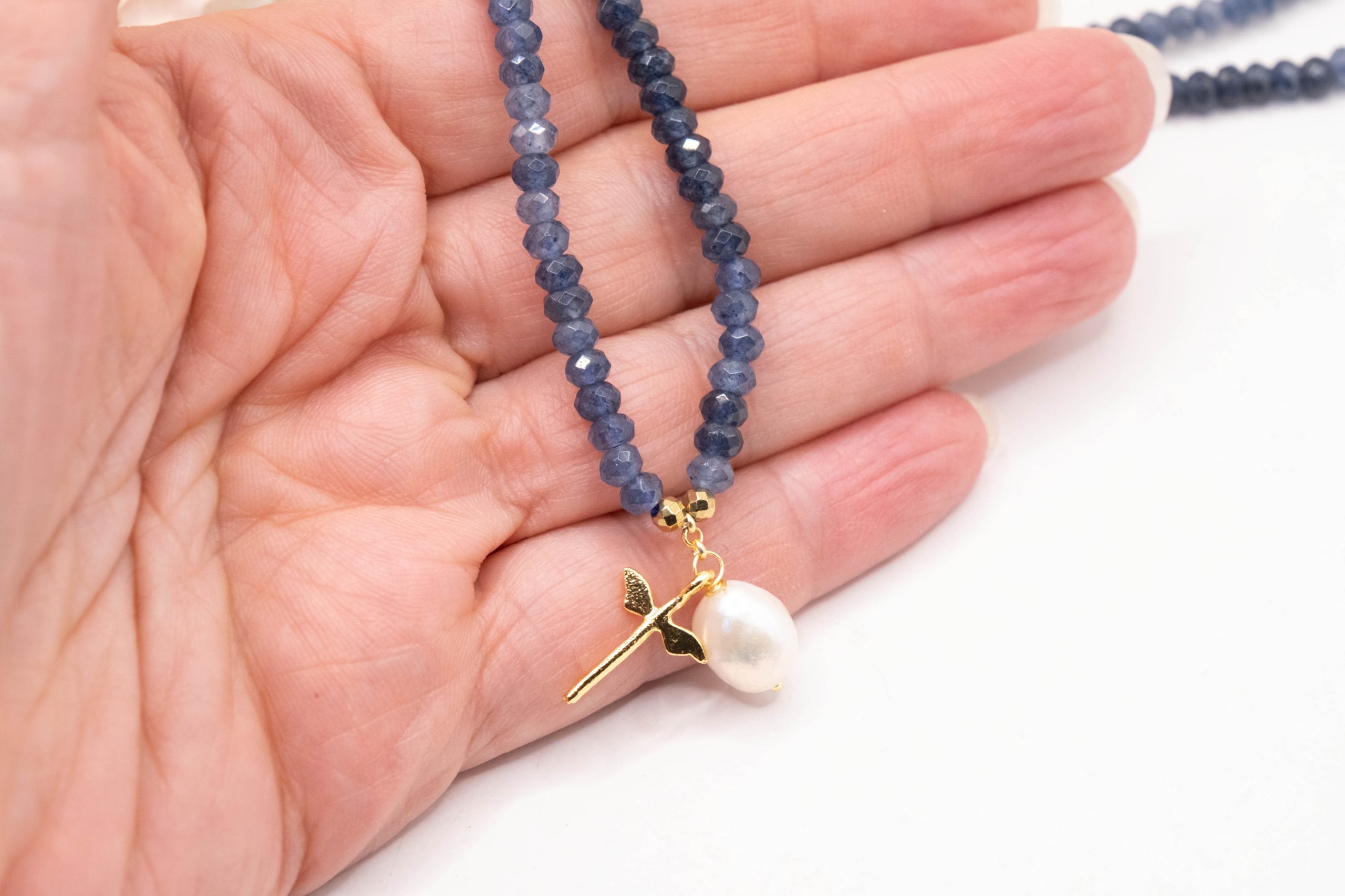 SAPPHIRE ROOT PEARL DRAGONFLY NECKLACE (1)