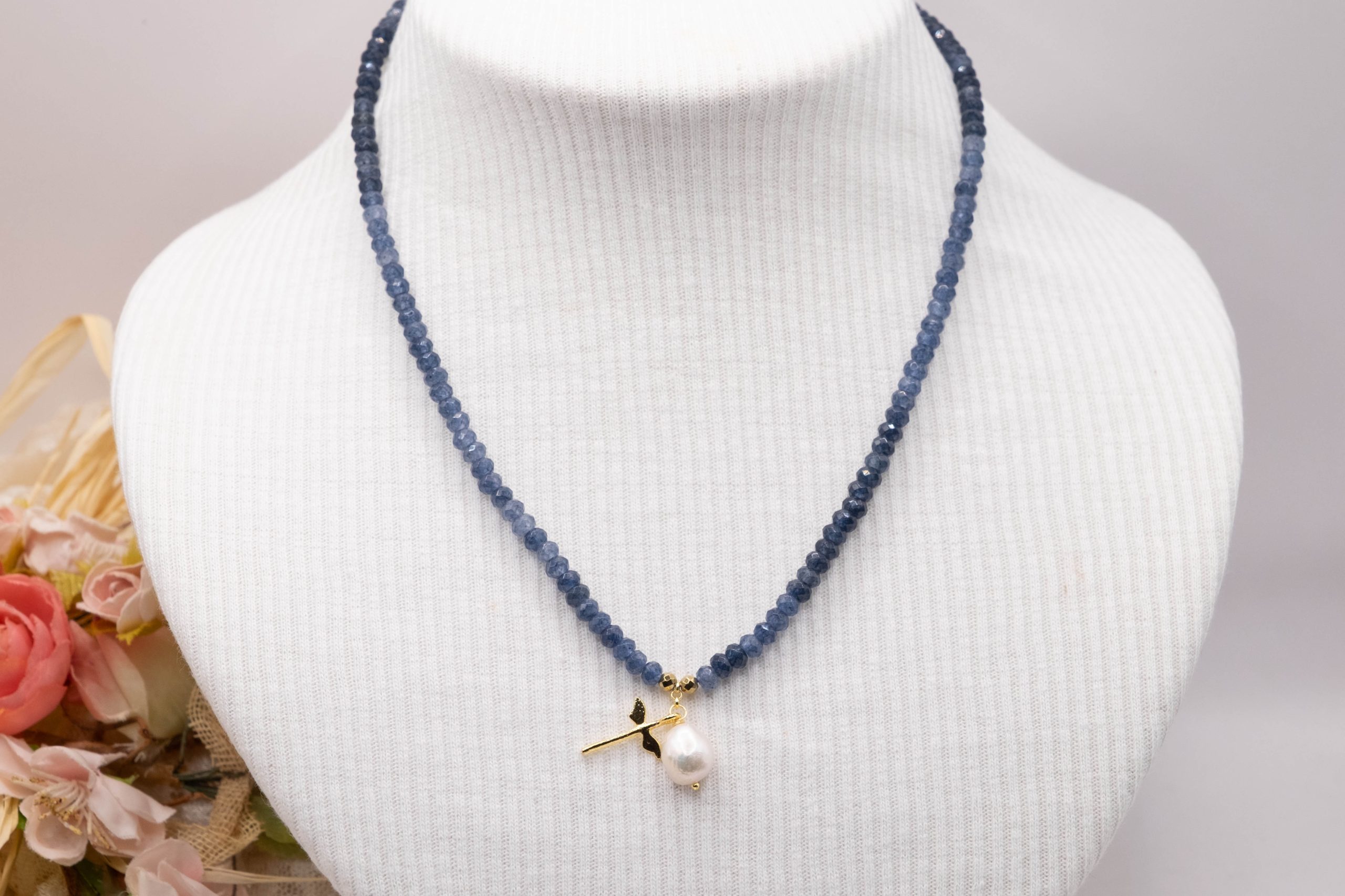 SAPPHIRE ROOT PEARL DRAGONFLY NECKLACE (2)