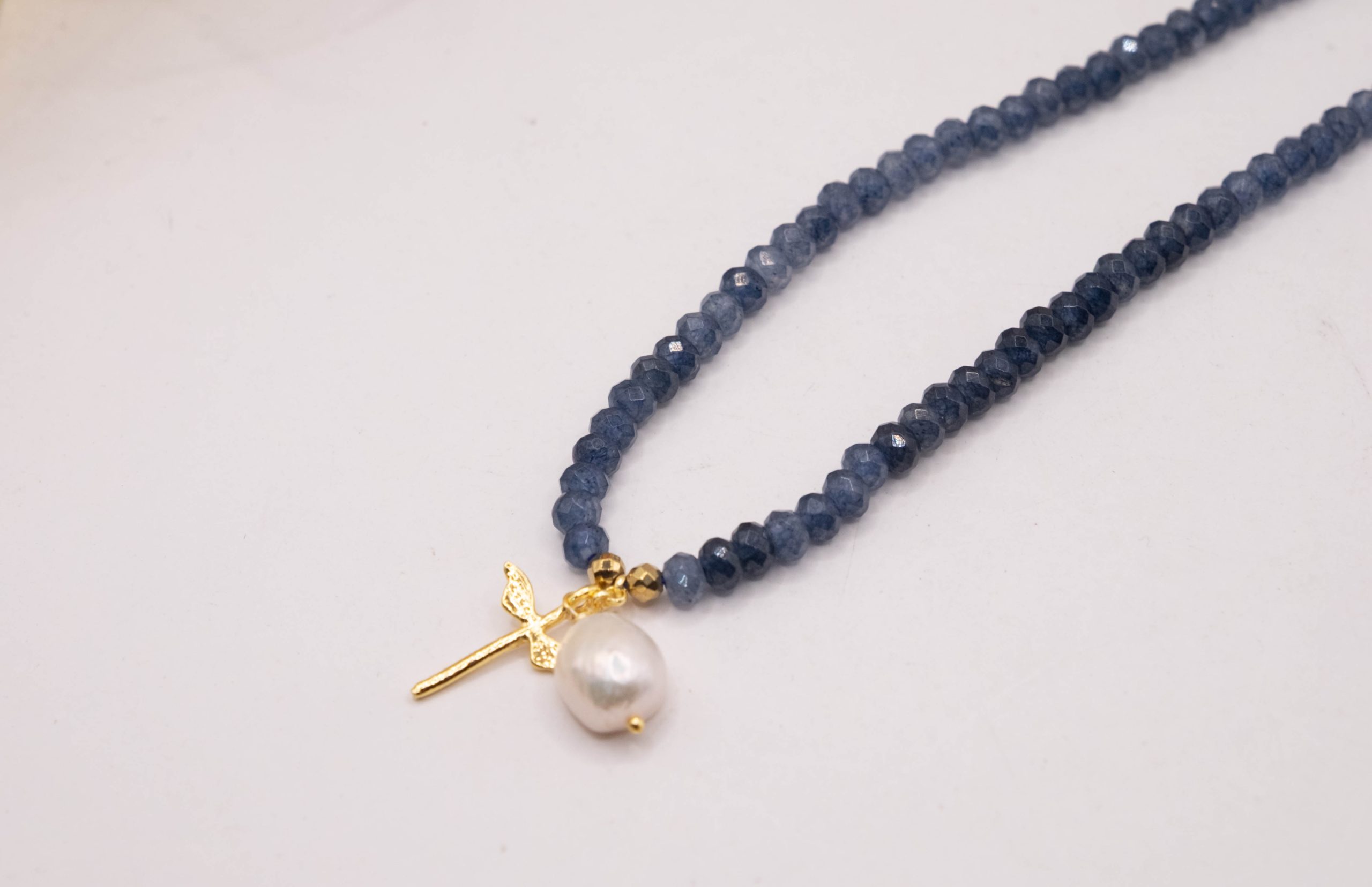 SAPPHIRE ROOT PEARL DRAGONFLY NECKLACE (4)