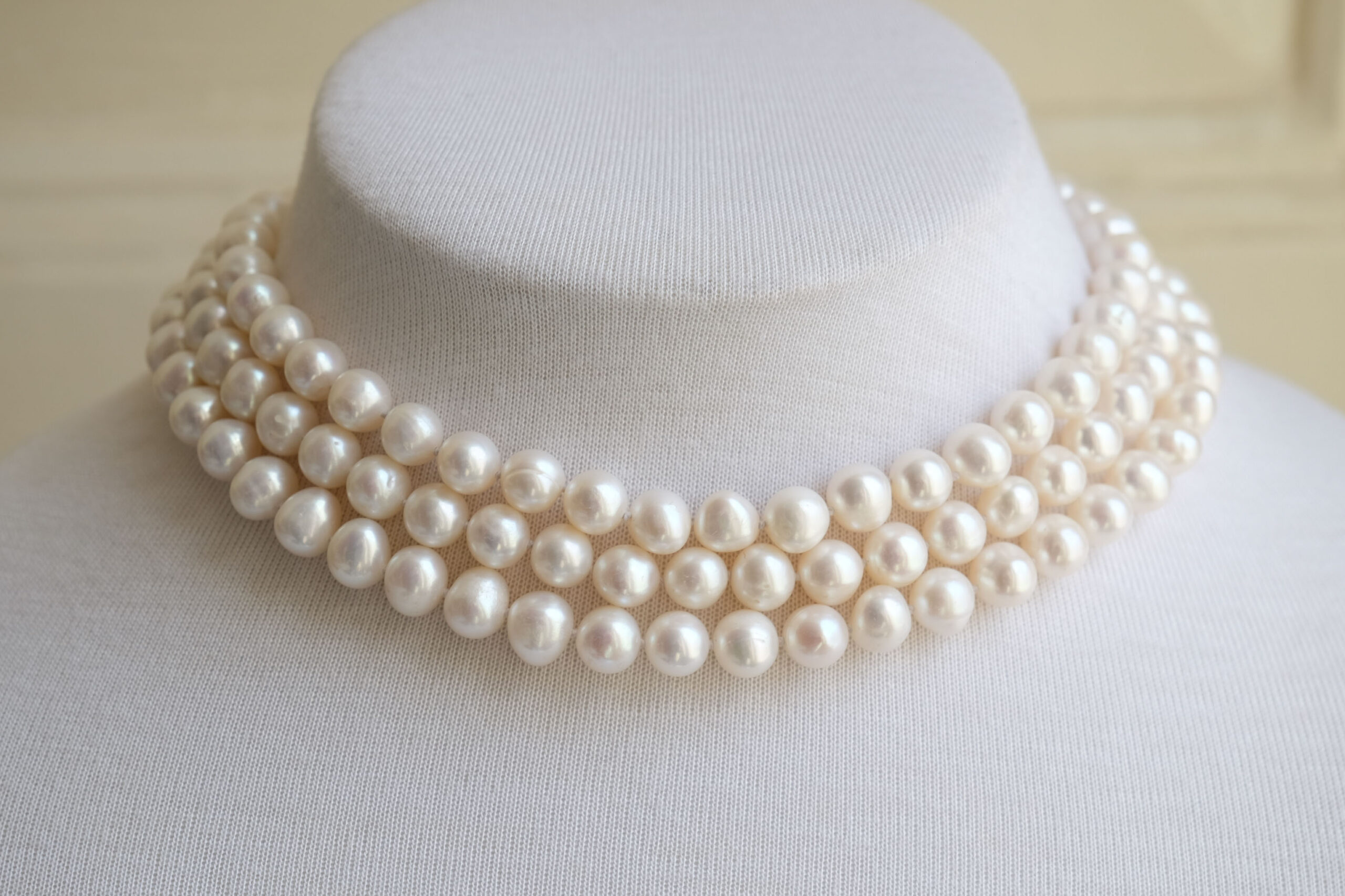 CHOCKER NECKLACE OF NATURAL PEARLS (3)