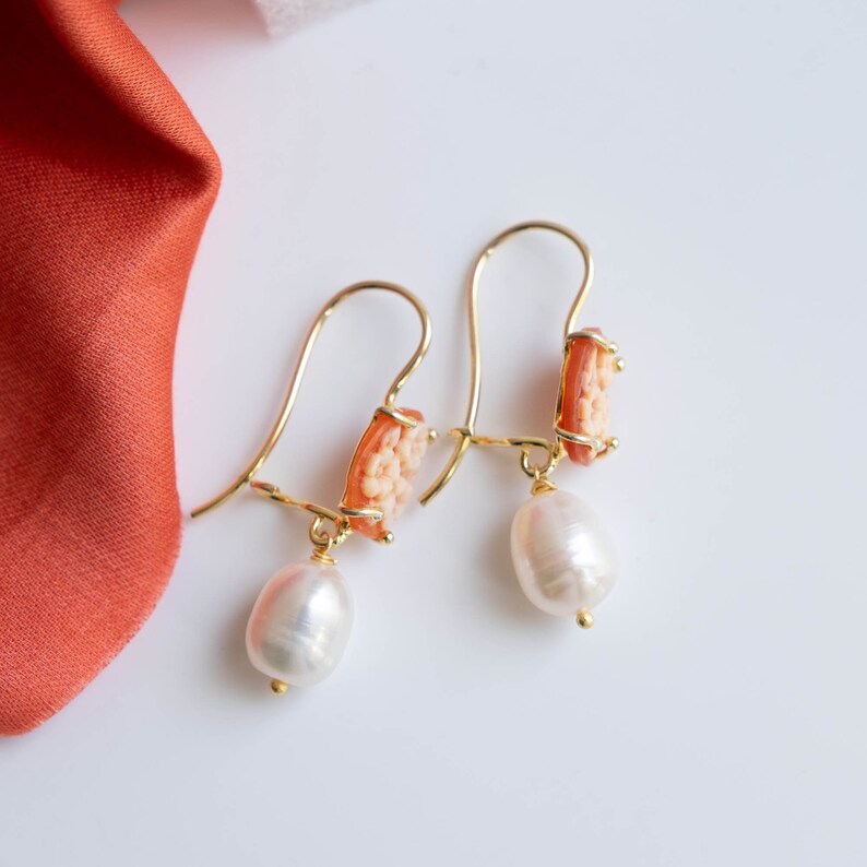 Orecchini Cammeo di Torre del Greco e Perle barocche in Argento oro 5