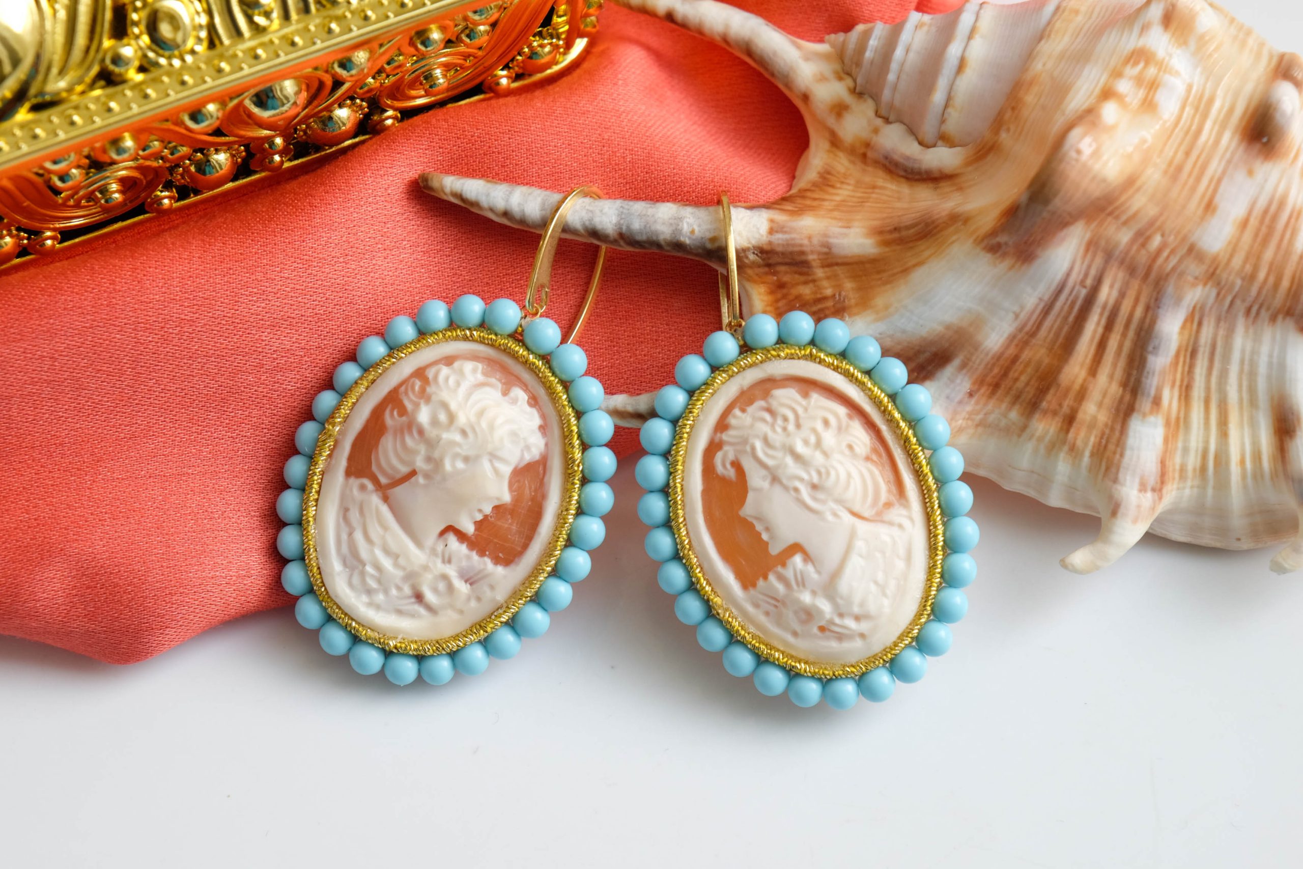 SHORT TORRE DEL GRECO CAMEO AND TURQUOISE PASTE EARRINGS (2)
