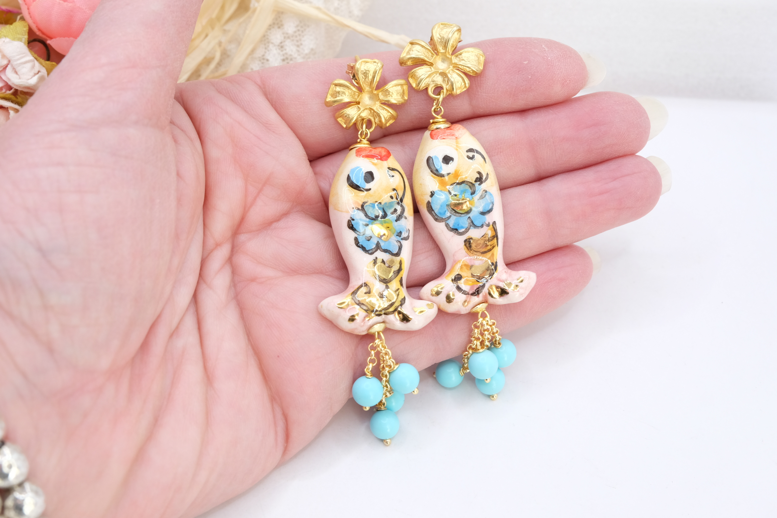 ORECCHINI ARTIGIANALI PESCI PASTA DI TURCHESE CERAMICA DI CALTAGIRONE (2)