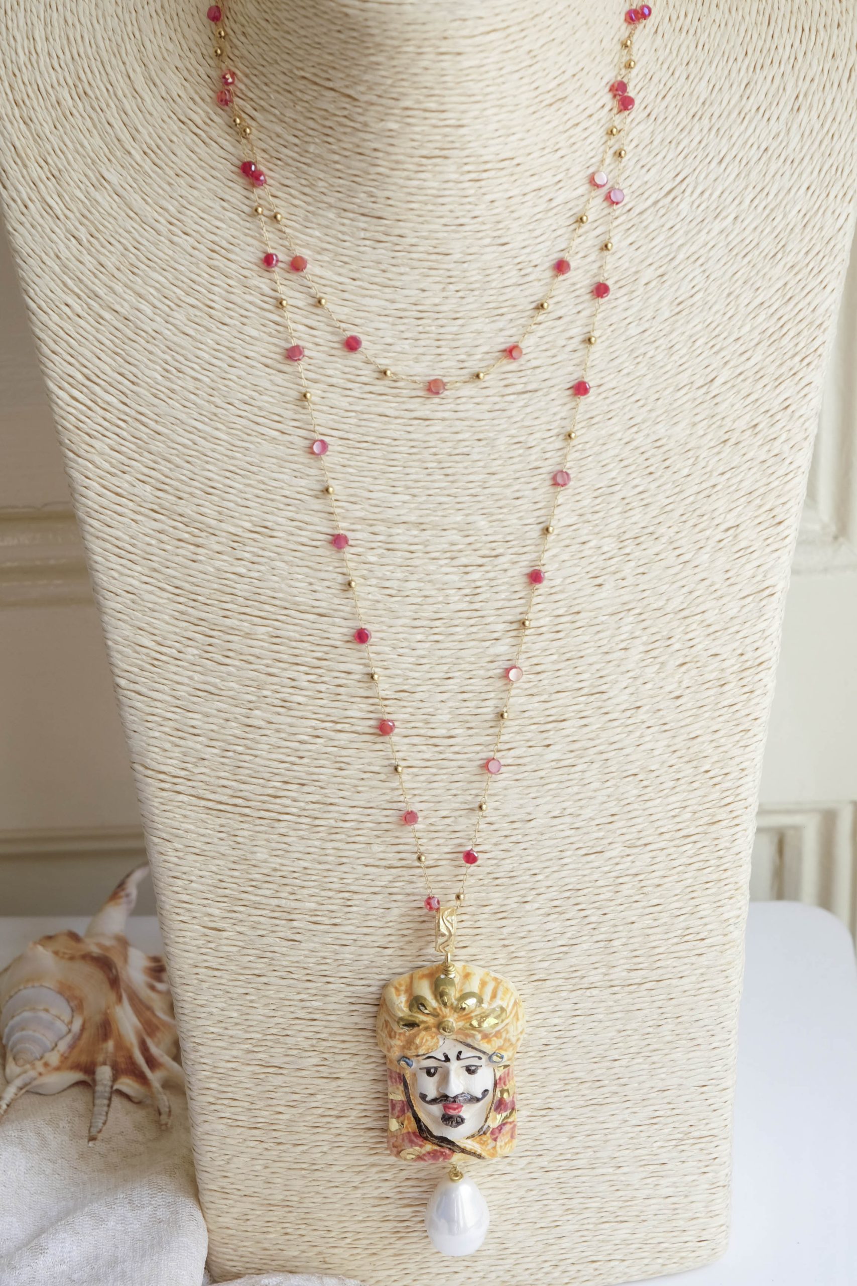 LONG NECKLACE MOOR'S HEAD PEARL RED CRYSTALS (11)