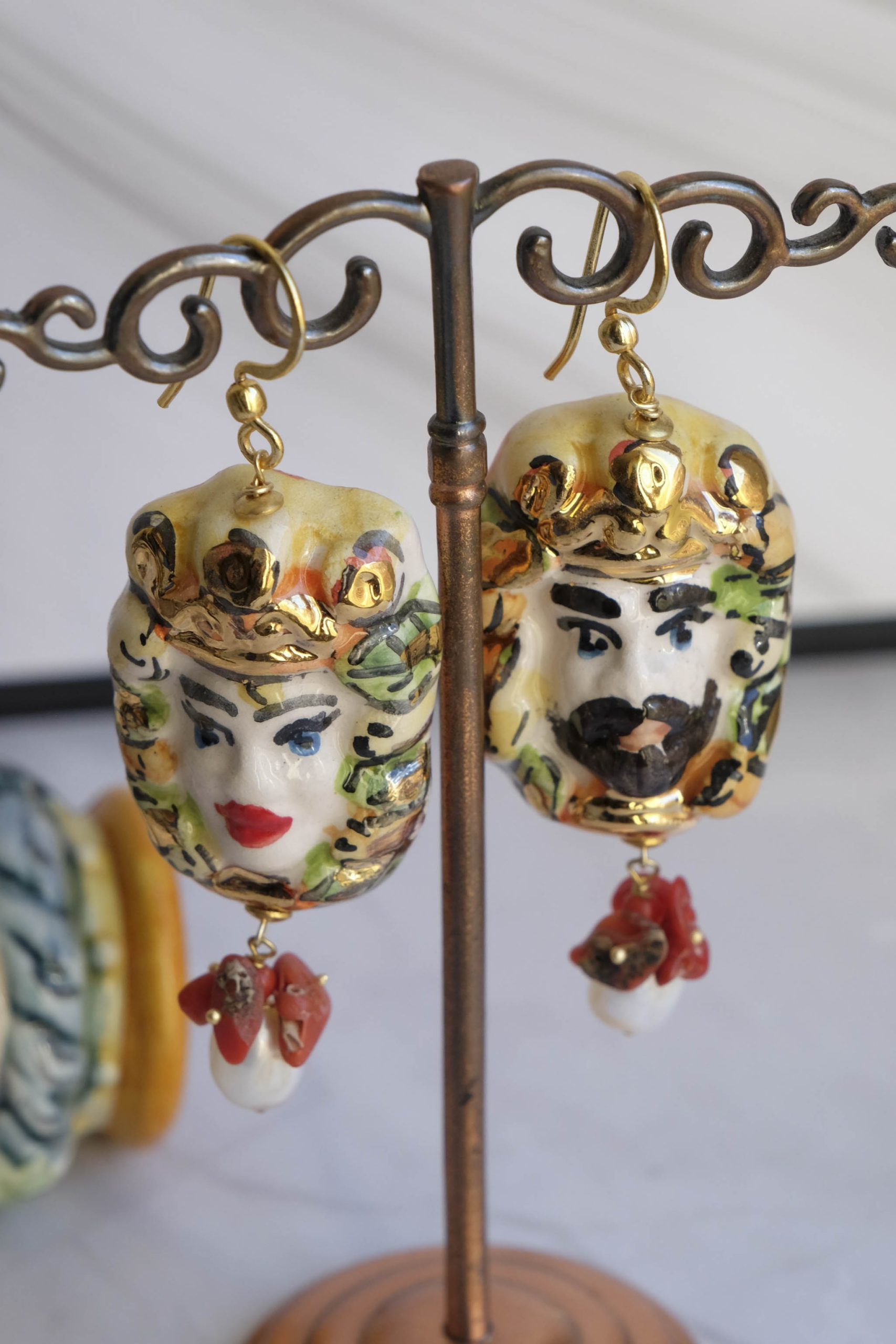 MOOR'S HEAD EARRINGS CALTAGIRONE CERAMIC LARGE CORAL PEARLS C (5)