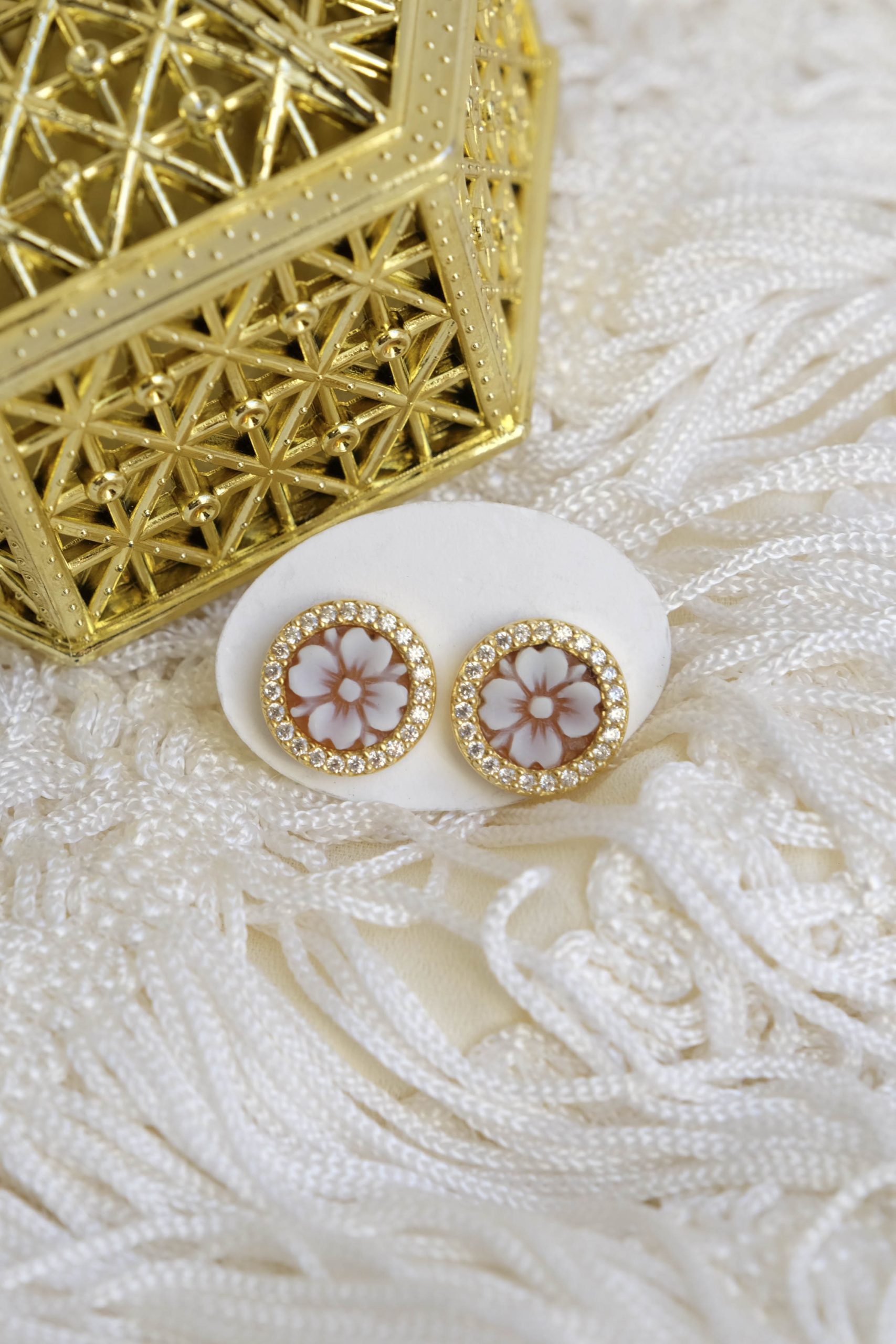 DAHLIA CAMEO EARRINGS GOLD PLATED SILVER (3)
