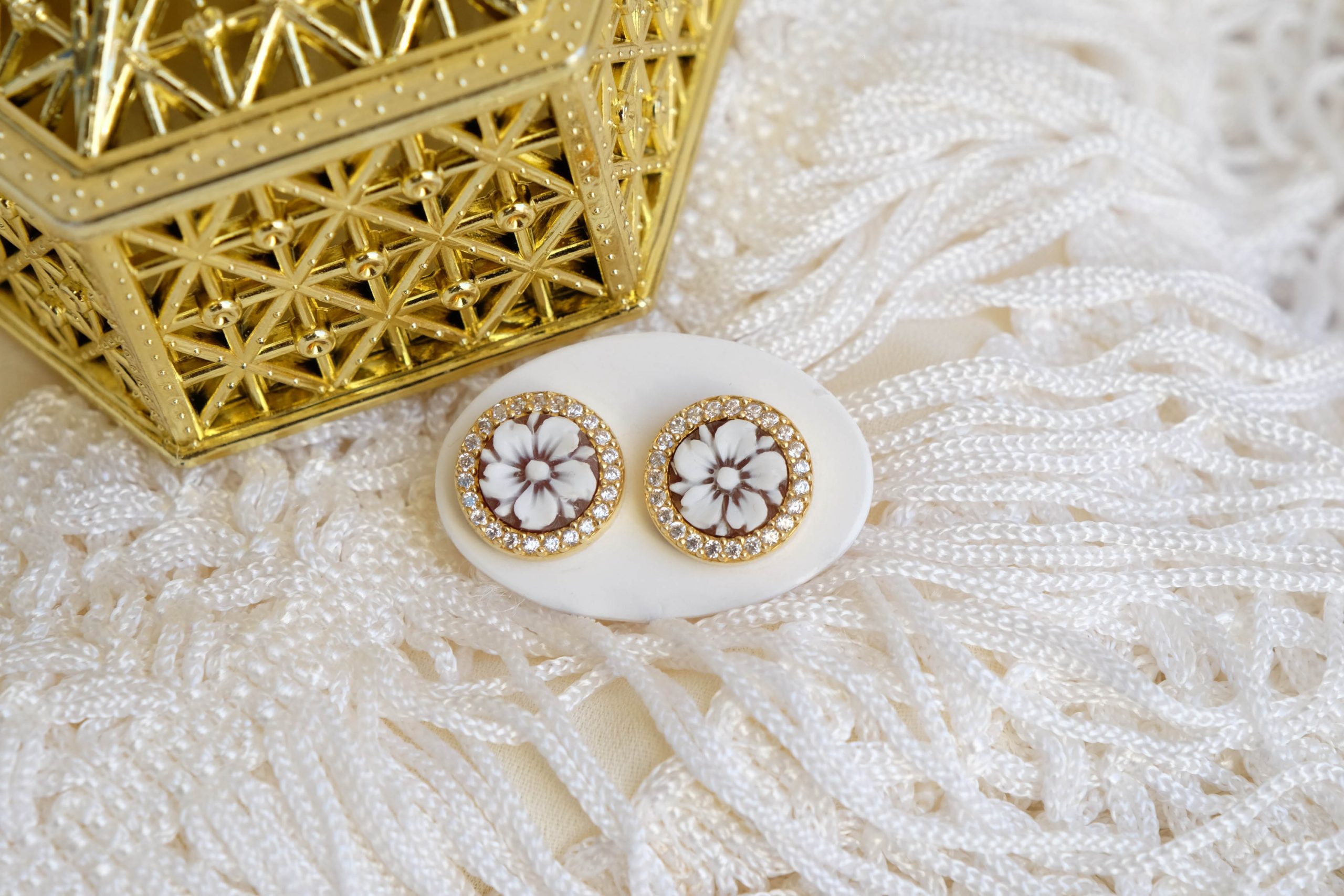 DAHLIA CAMEO EARRINGS GOLD PLATED SILVER (4)