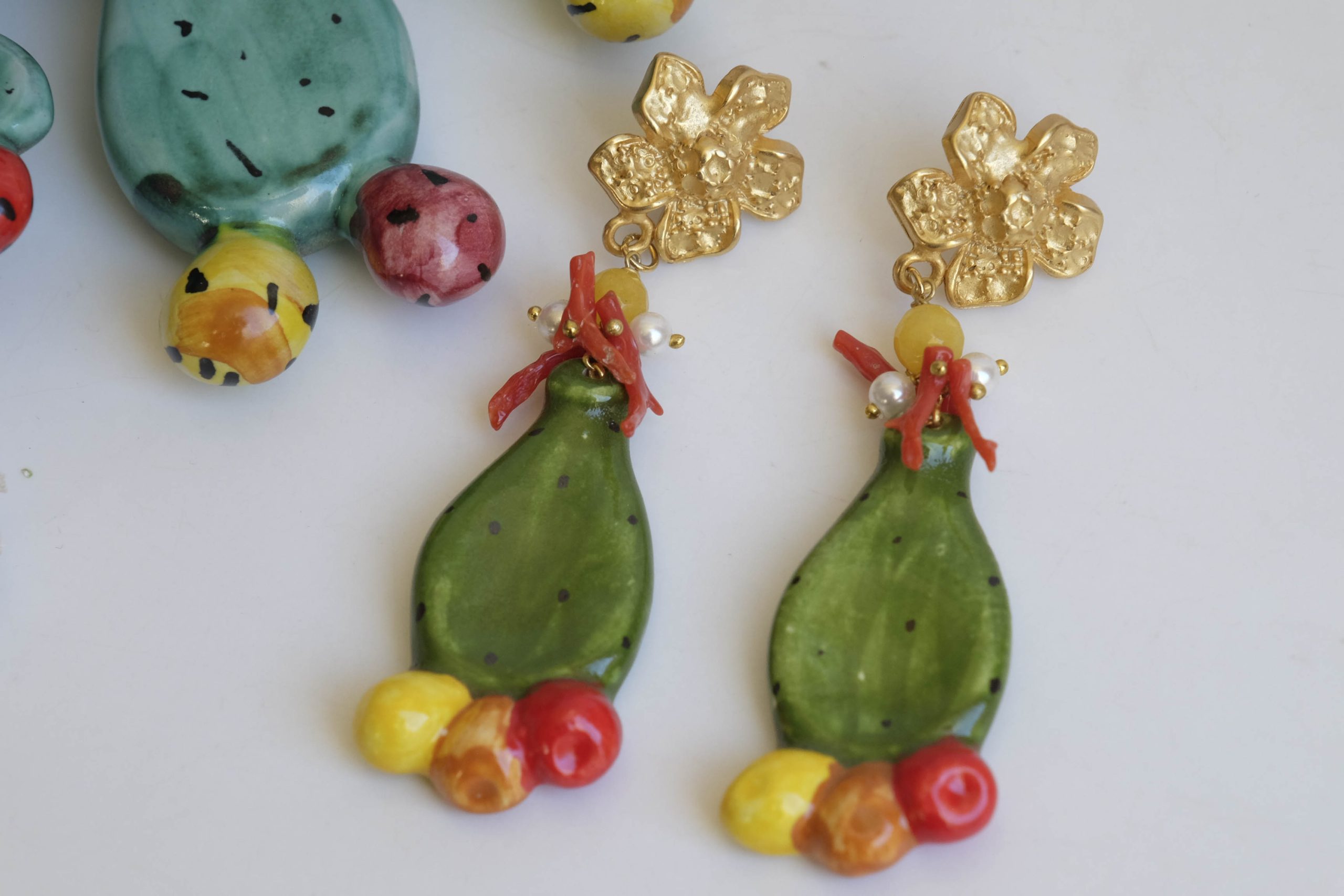 ORECCHINI FICO D'INDIA CERAMICA PERLE CORALLO GIADA GIALLA (5)