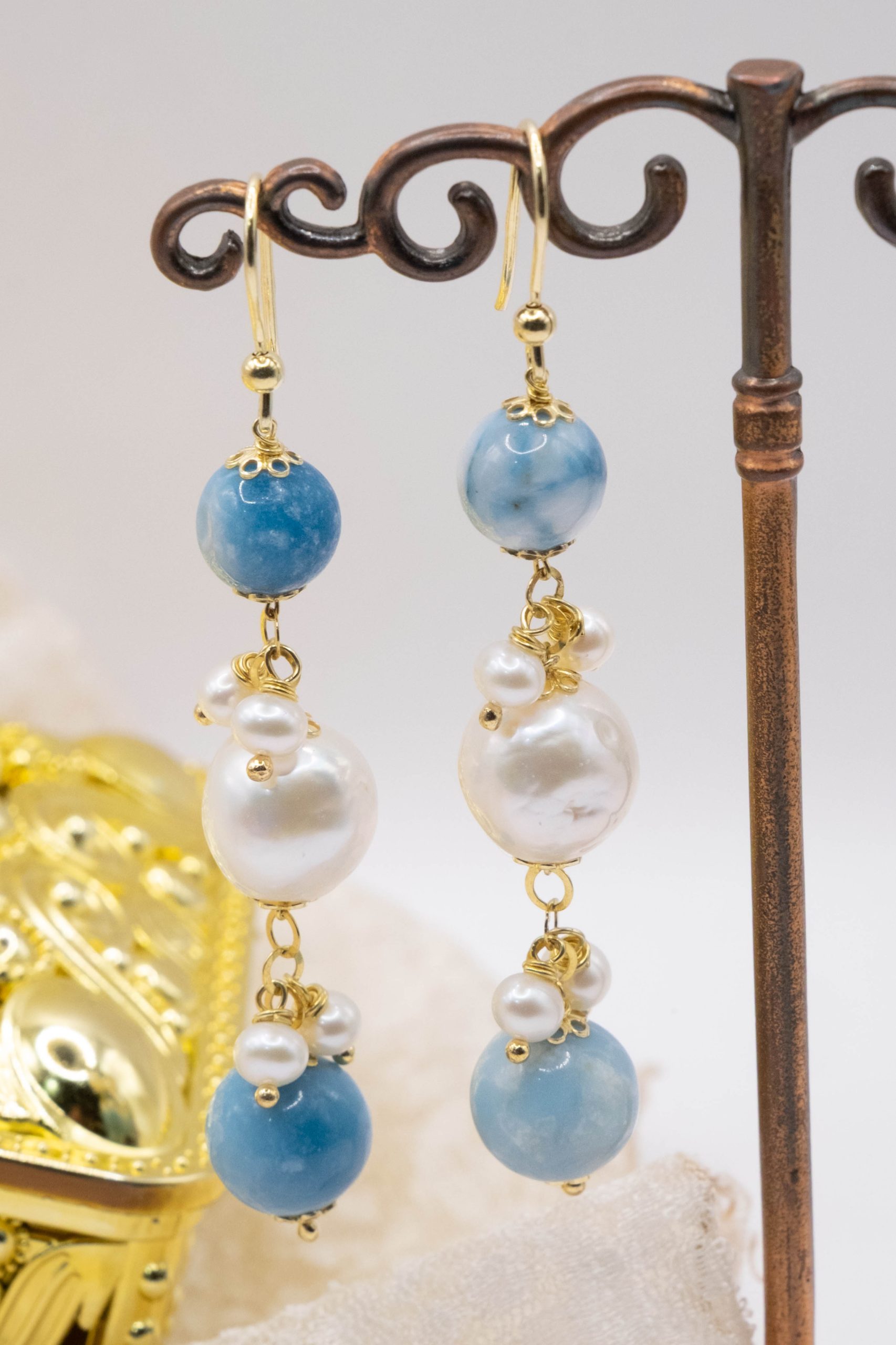 ORECCHINI ARGENTO LARIMAR E PERLE GRAPPOLI LUNGHI (1)