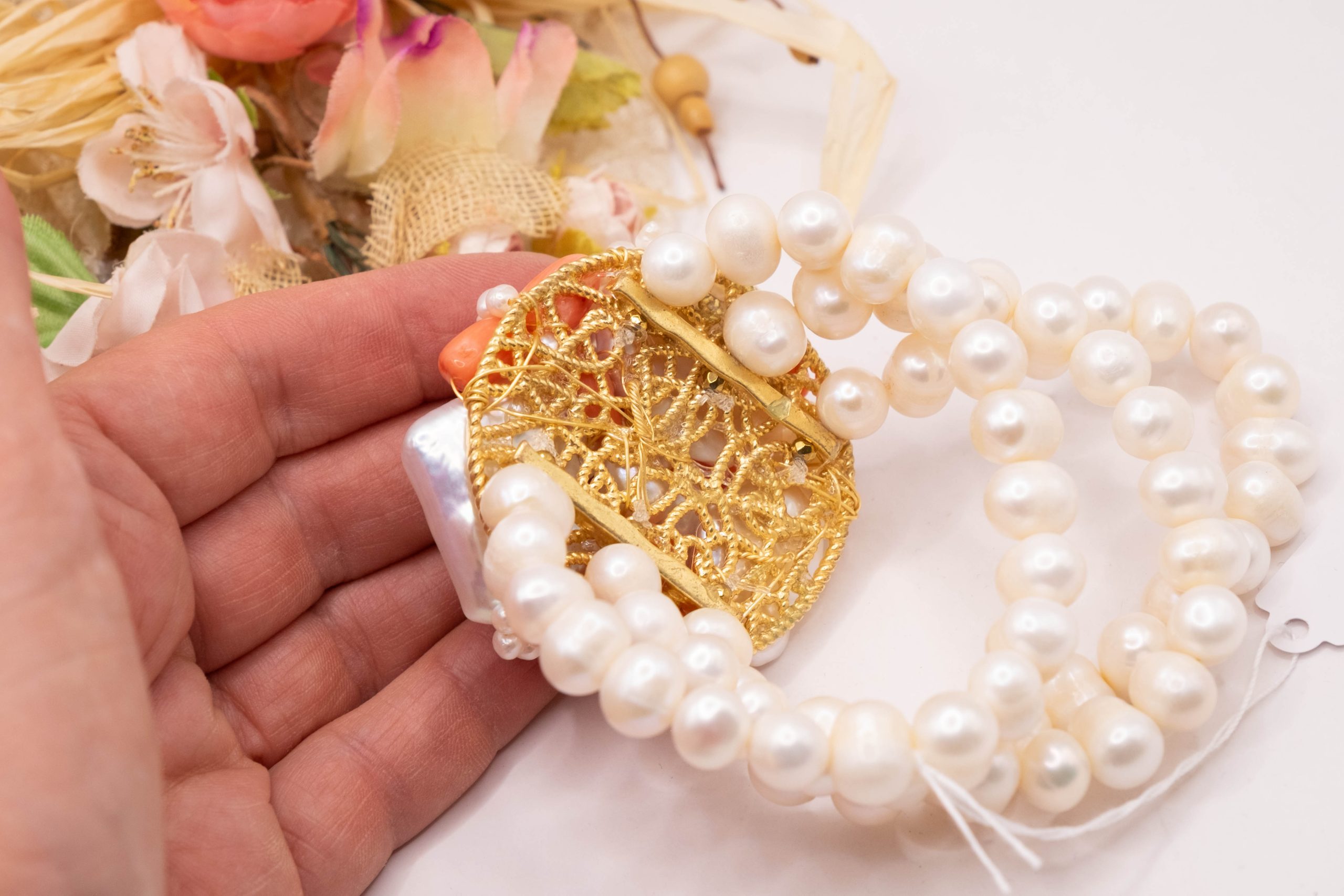 BRACCIALE ARTIGIANALE TESSITO PERLE 3 FILI CORALLO BAMBOO ROSA (4)