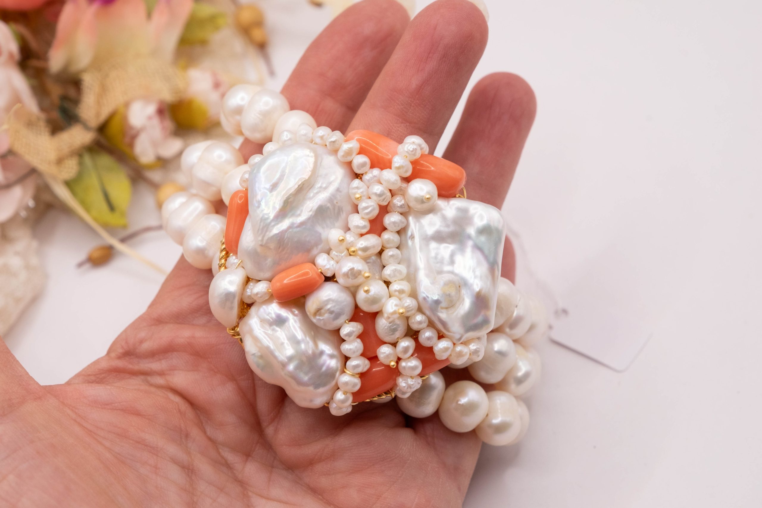 BRACCIALE ARTIGIANALE TESSITO PERLE 3 FILI CORALLO BAMBOO ROSA (5)