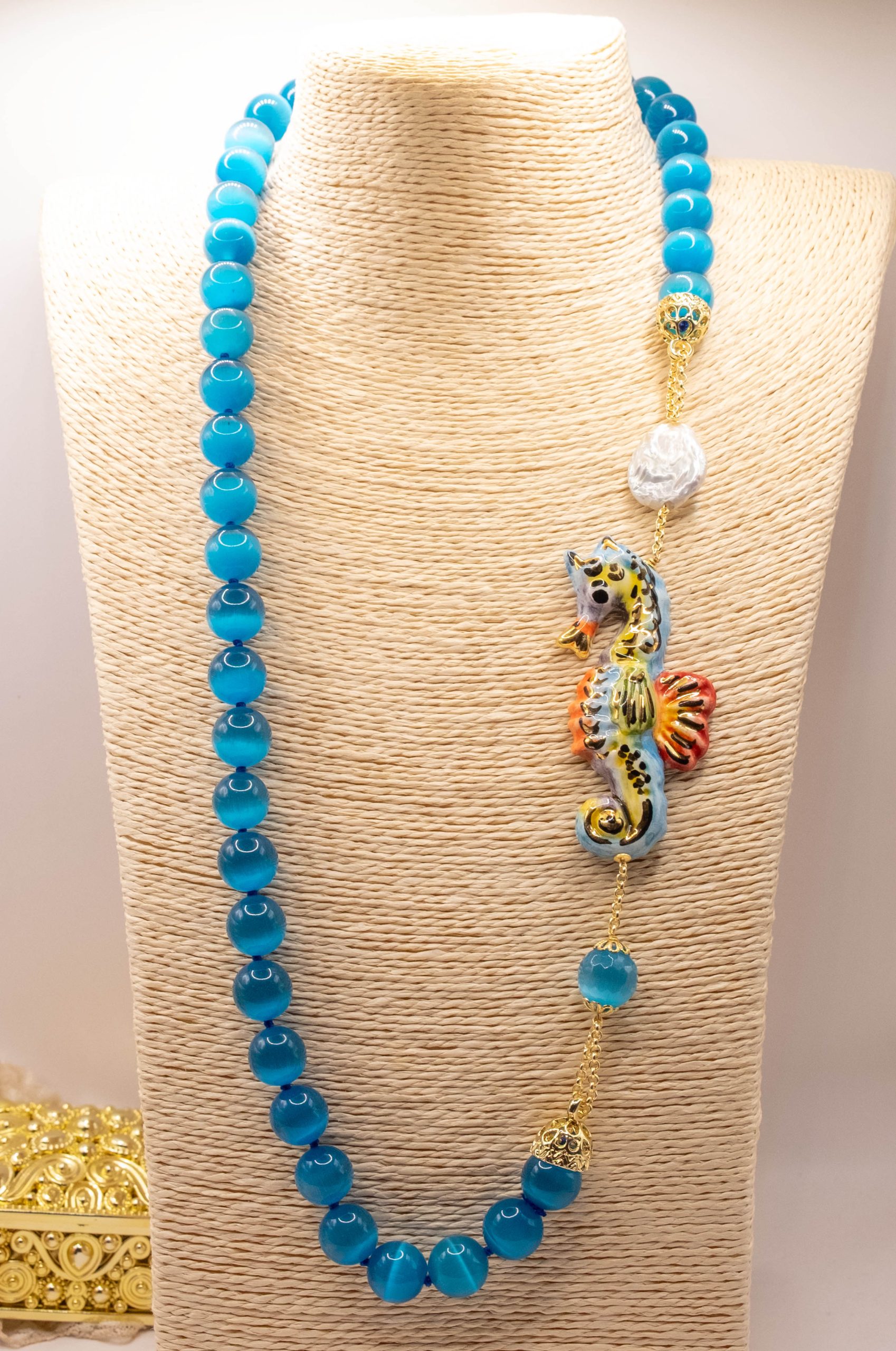 HANDMADE SEAHORSE NECKLACE SICILIAN CERAMIC FROM CALTAGIRONE BLUE CAT'S EYE (1)