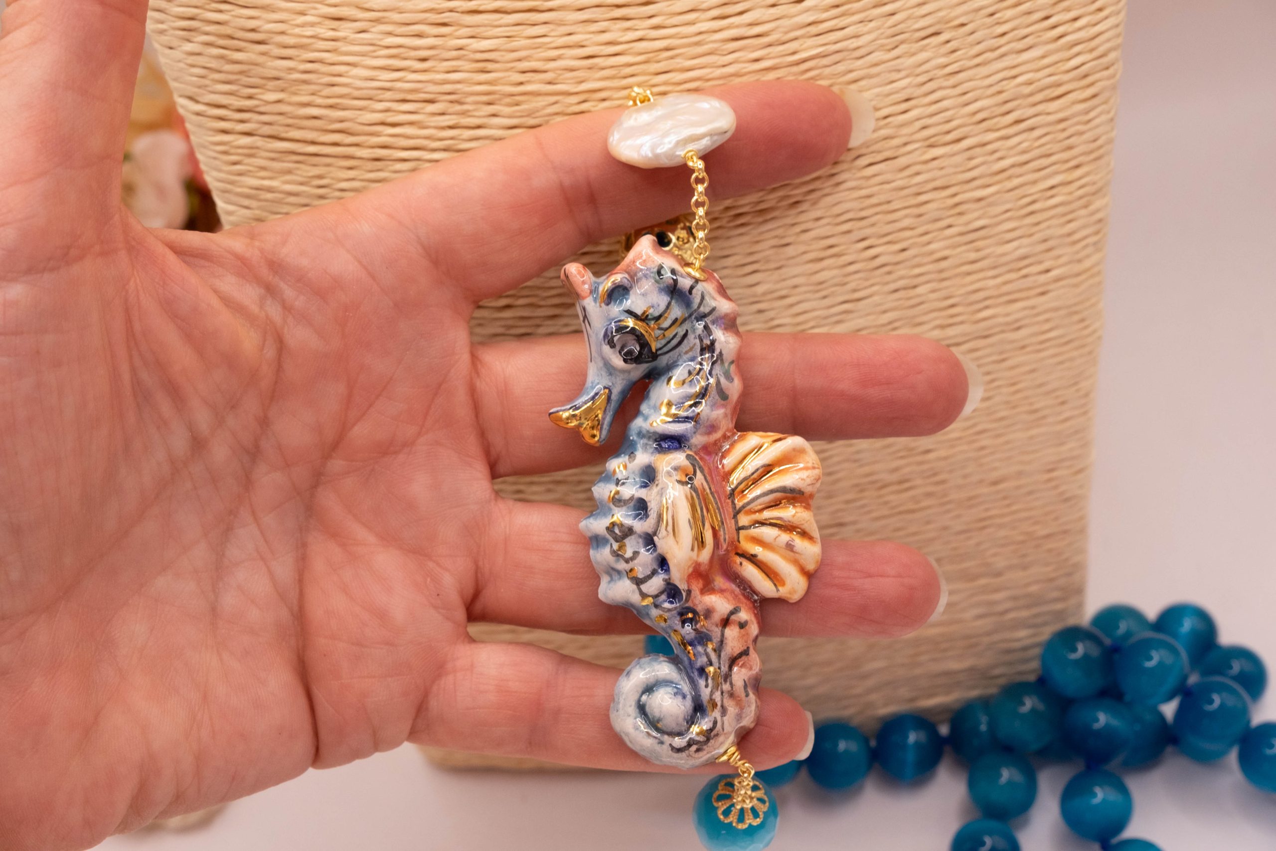 HANDMADE SEAHORSE NECKLACE SICILIAN CERAMIC FROM CALTAGIRONE BLUE CAT'S EYE (2)