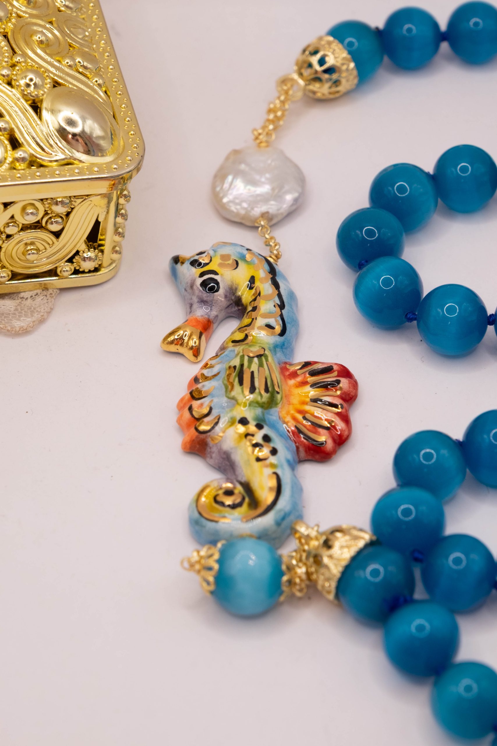 HANDMADE SEAHORSE NECKLACE SICILIAN CERAMIC FROM CALTAGIRONE BLUE CAT'S EYE (5)