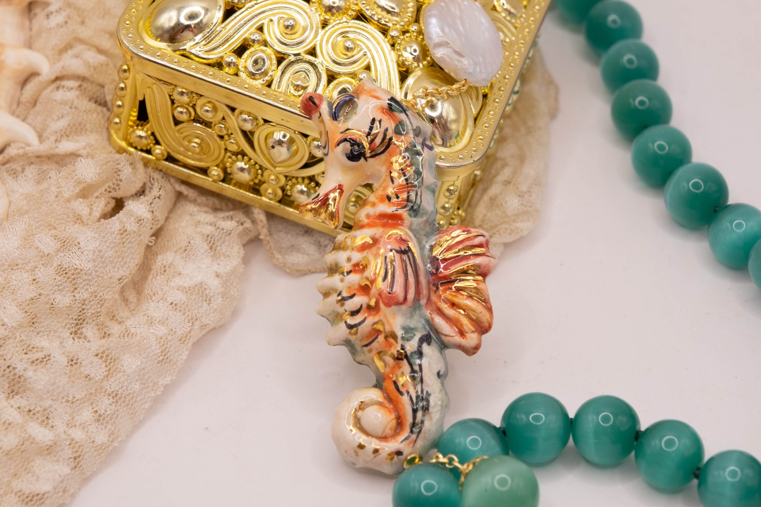 COLLANA CON CAVALLUCCIO MARINO CERAMICA SICILIANA DI CALTAGIRONE ARTIGIANALE OCCHIO DI GATTO VERDE (4)