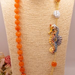 Collana Cavalluccio in ceramica di Caltagirone e Corniola Sfaccettata