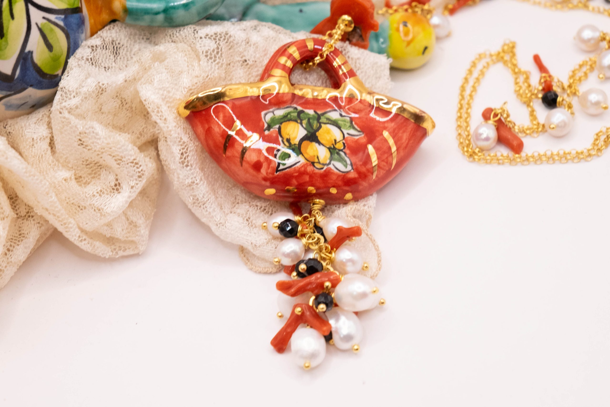 COLLANA SICILIANA COFFA PERLE CORALLO ONICE ARGENTO (4)