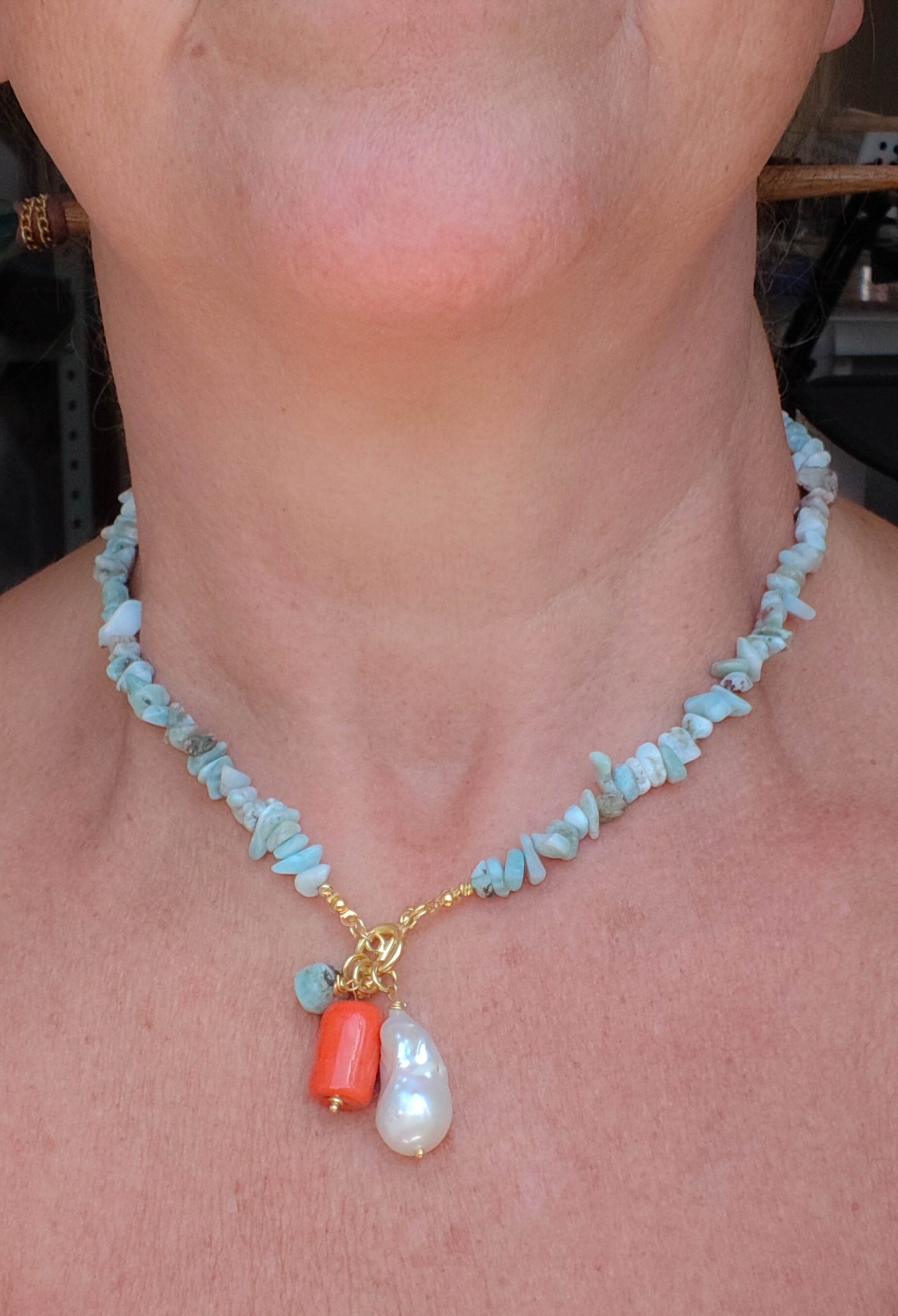 COLLANA ARTIGIANALE LARIMAR PERLE CORALLO BAMBOO PESCE (10)