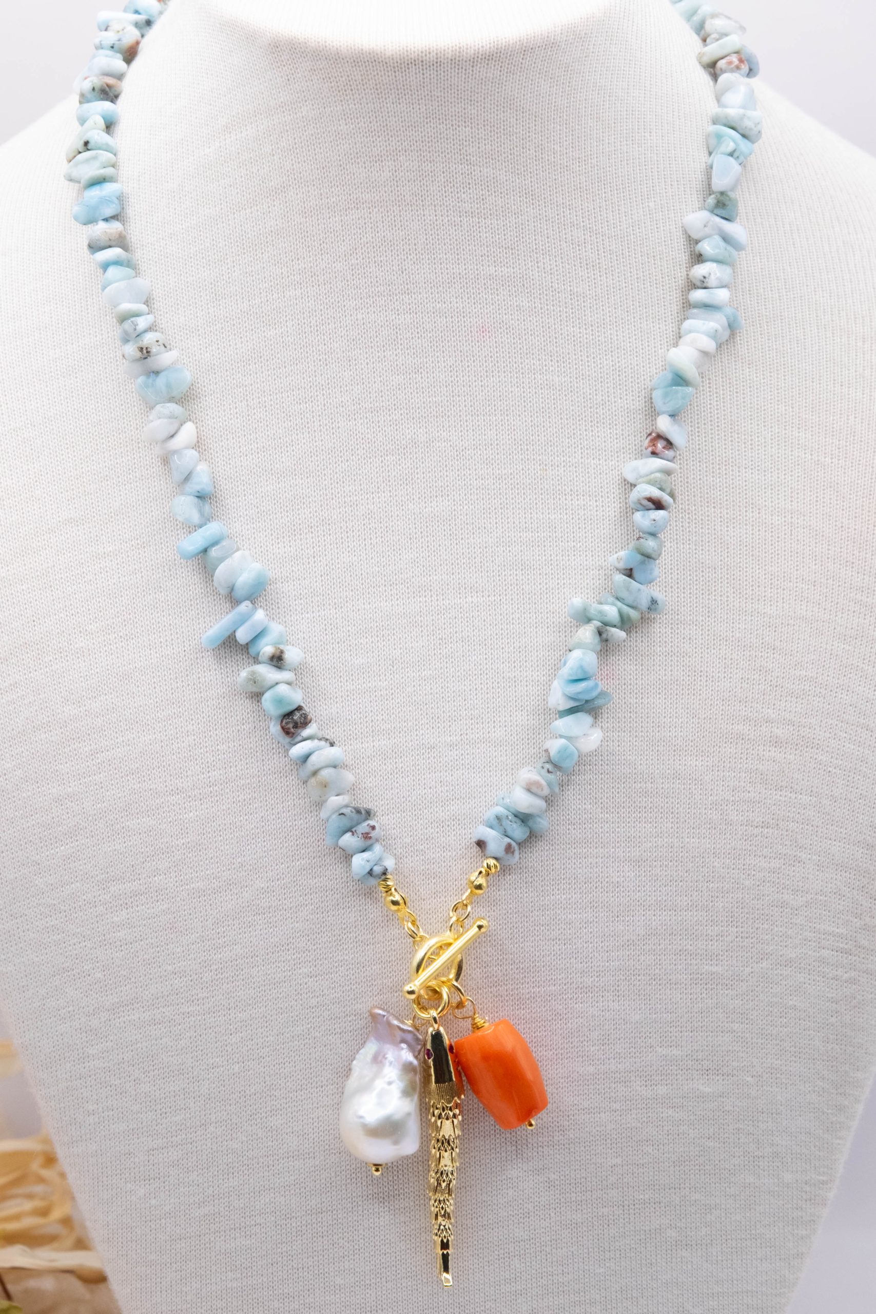 COLLANA ARTIGIANALE LARIMAR PERLE CORALLO BAMBOO PESCE (2)