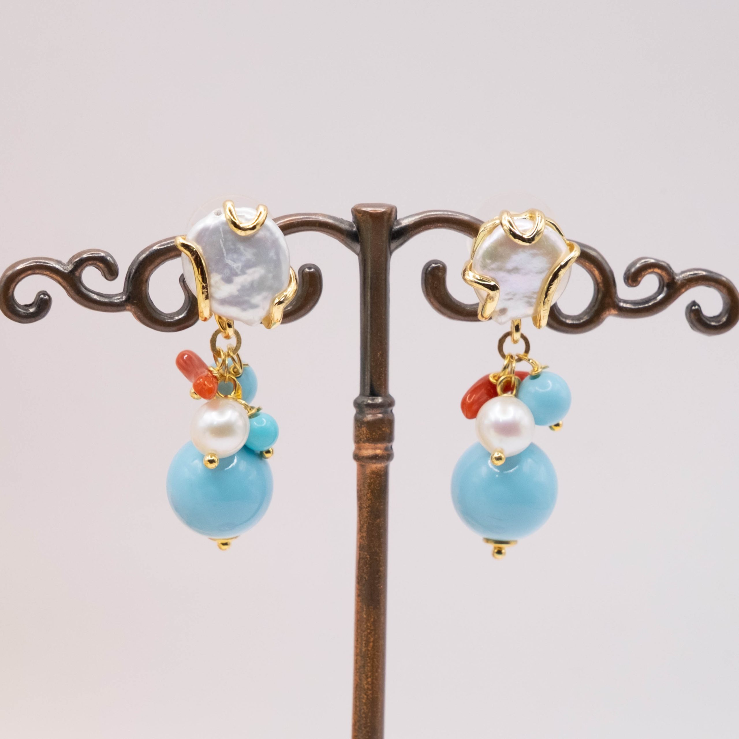 HANDMADE CLUSTER EARRINGS WITH TURQUOISE AND CORAL PEARLS (2)
