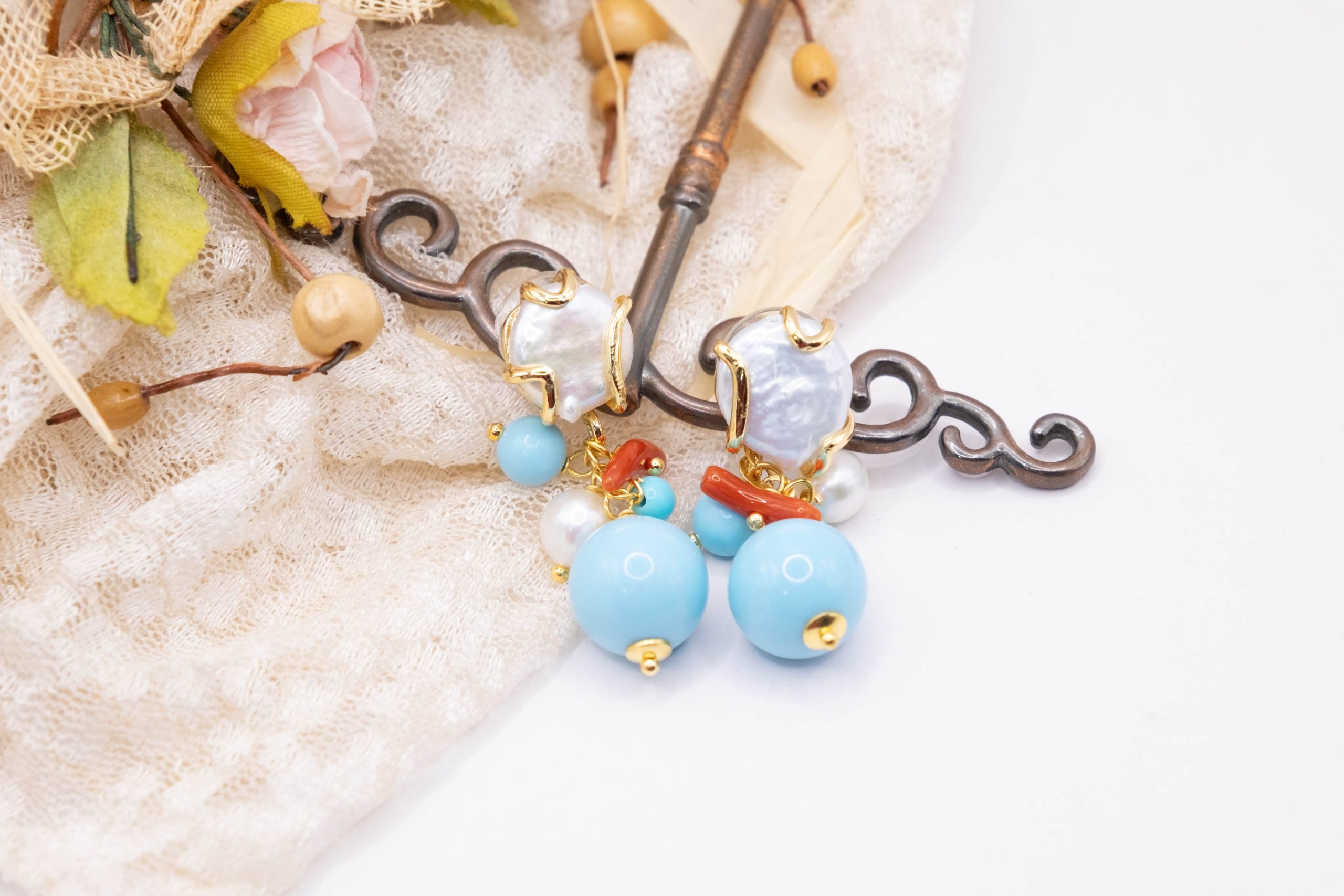 HANDMADE CLUSTER EARRINGS WITH TURQUOISE AND CORAL PEARLS (3)