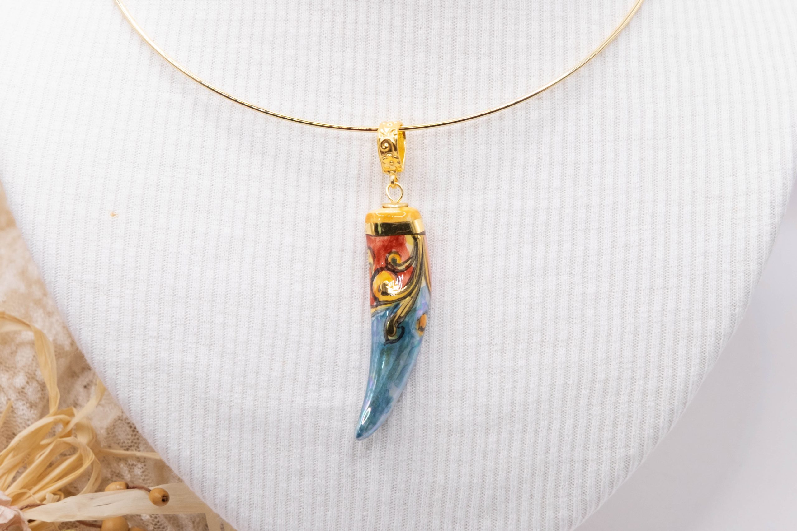 COLLANA CIONDOLO CERAMICA DI CALTAGIRONE SICILIANO PORTAFORTUNA (5)