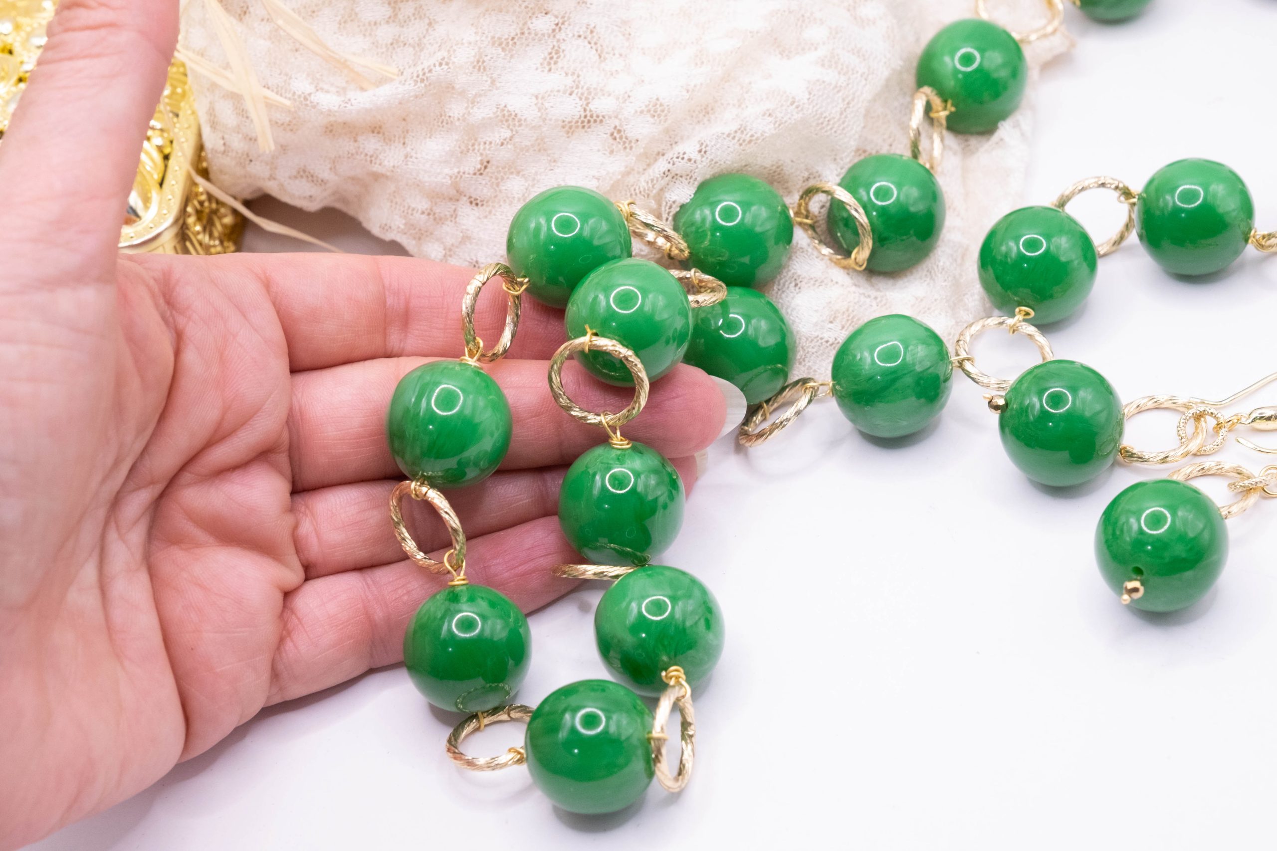 SET NECKLACE EARRINGS RESIN EMERALD GREEN BRASS ALUMINUM (1)