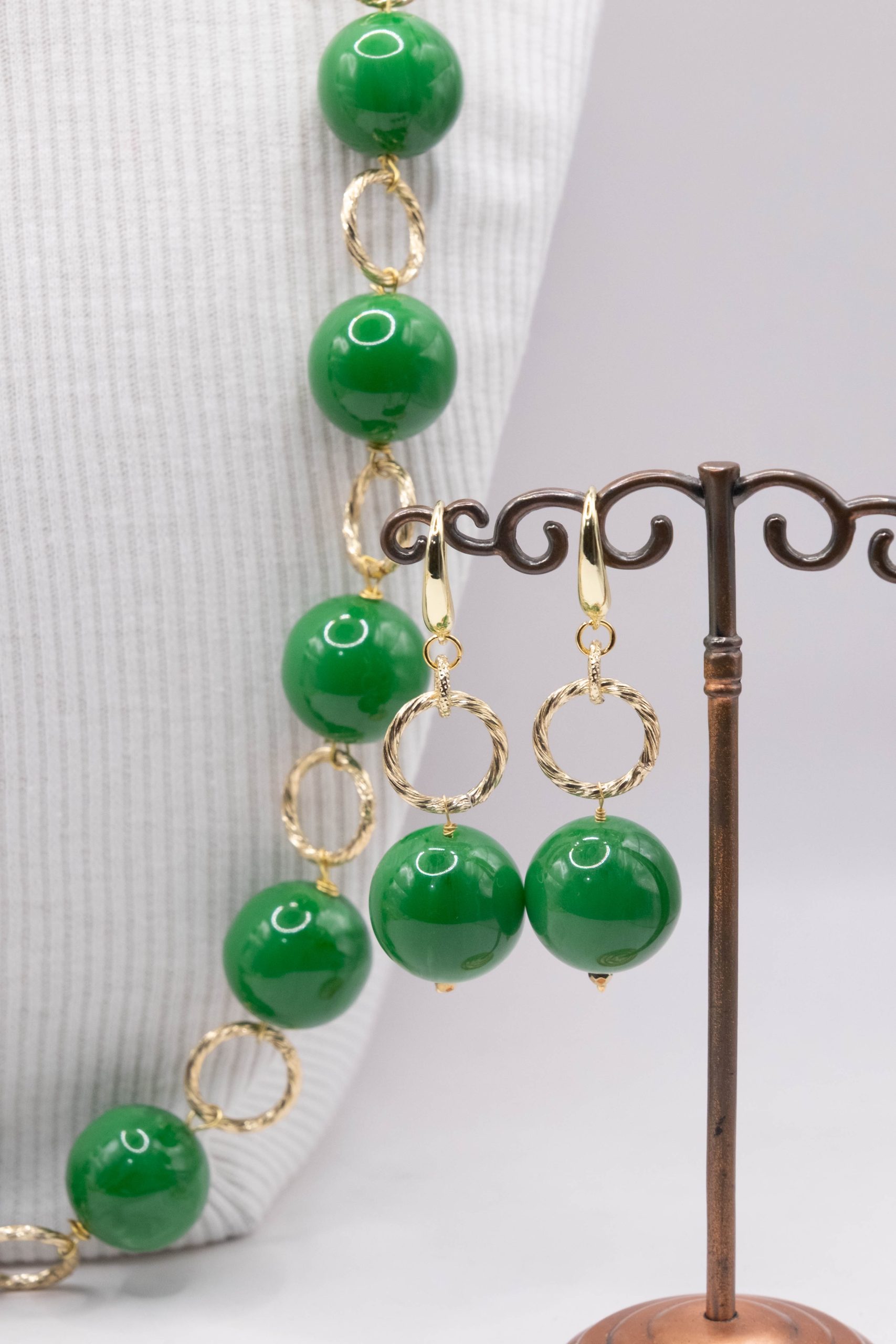 SET NECKLACE EARRINGS RESIN EMERALD GREEN BRASS ALUMINUM (3)