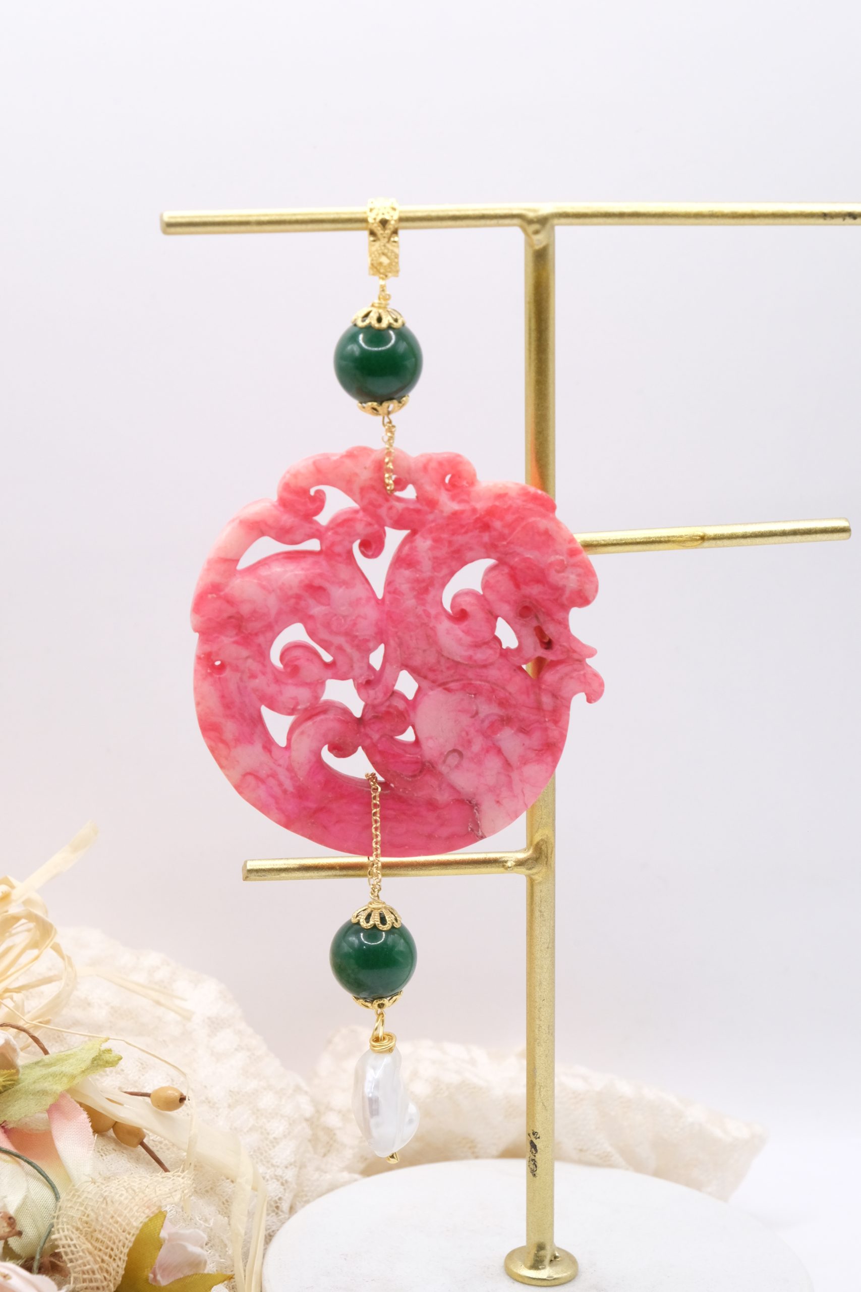 CIONDOLO MANDALA FUXIA PIETRE DURE PERLE (1)