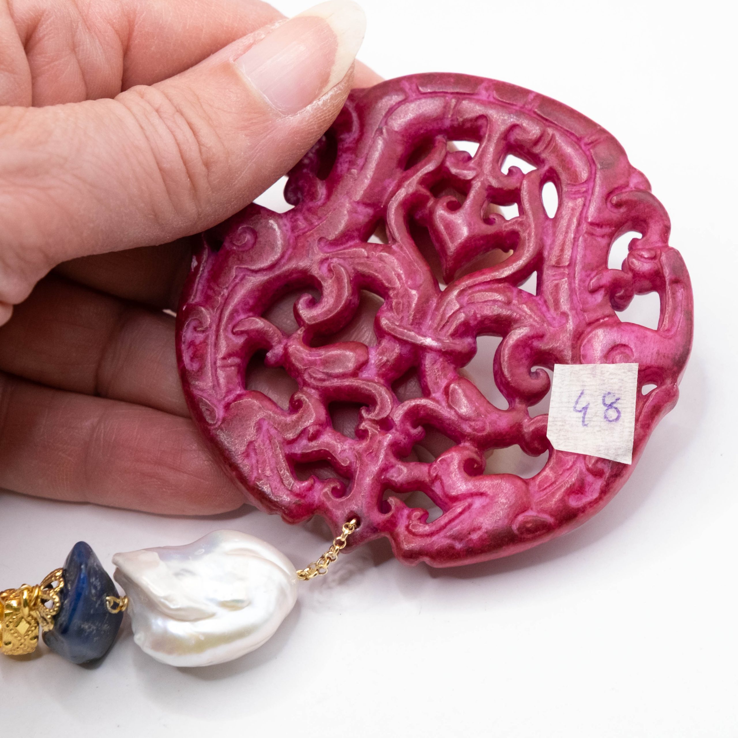 CIONDOLO PENDENTE MANDALA GIADA FUXIA BORGOGNA PIETRE NATURALI PERLE (12)