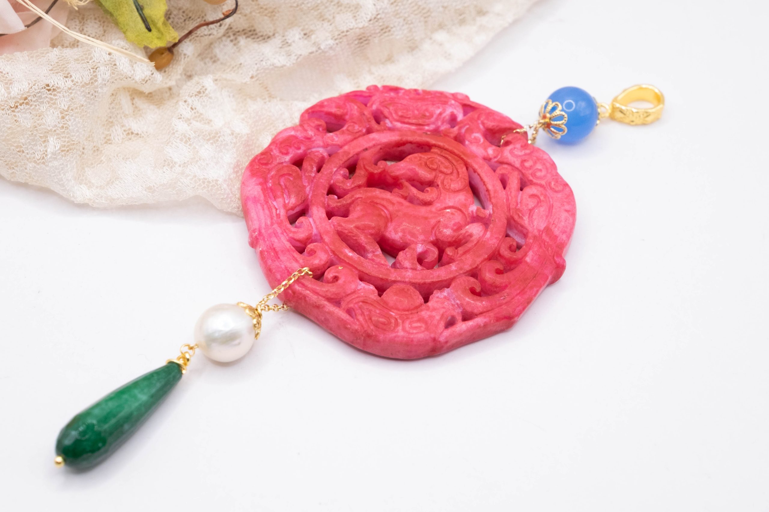 CIONDOLO PENDENTE MANDALA GIADA FUXIA BORGOGNA PIETRE NATURALI PERLE (24)