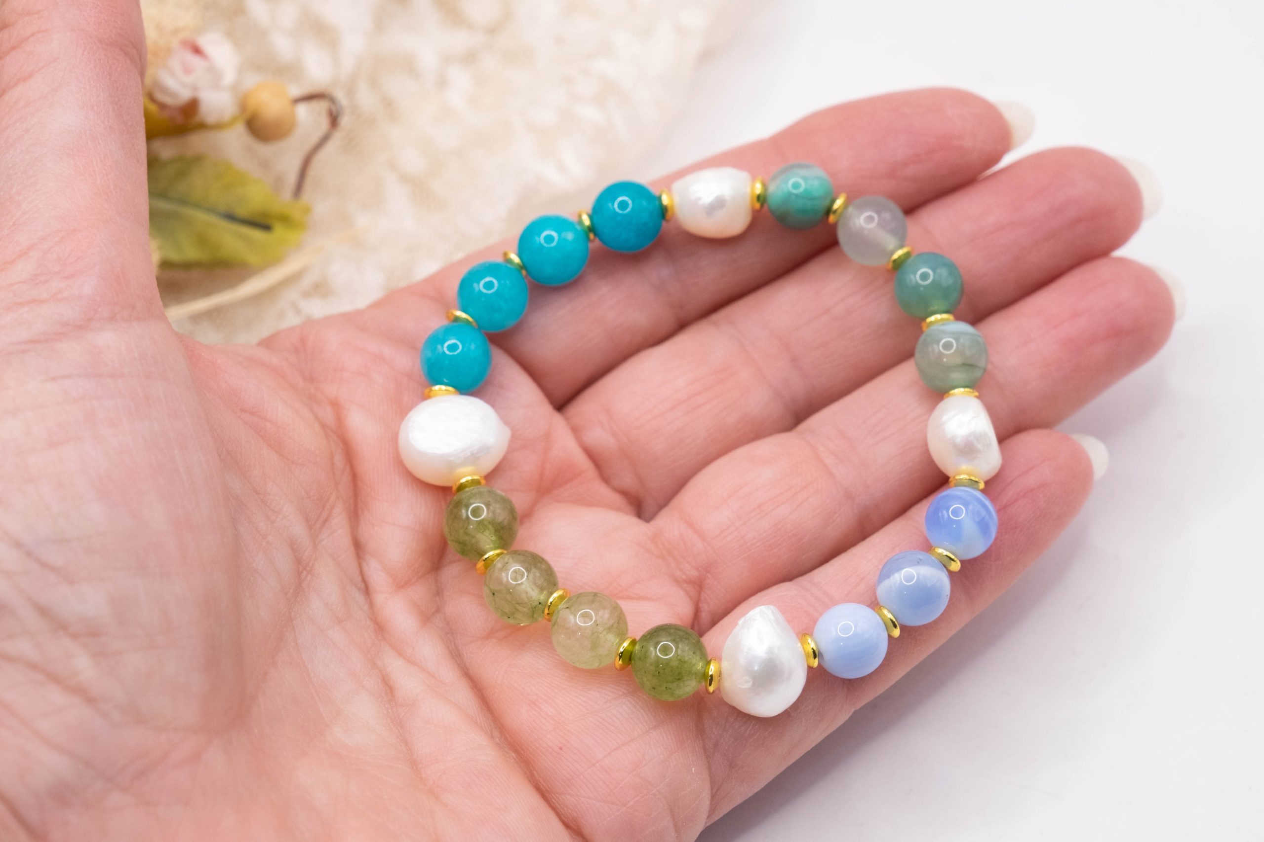 bracciale elasticizzato perle e pietre naturali (6)