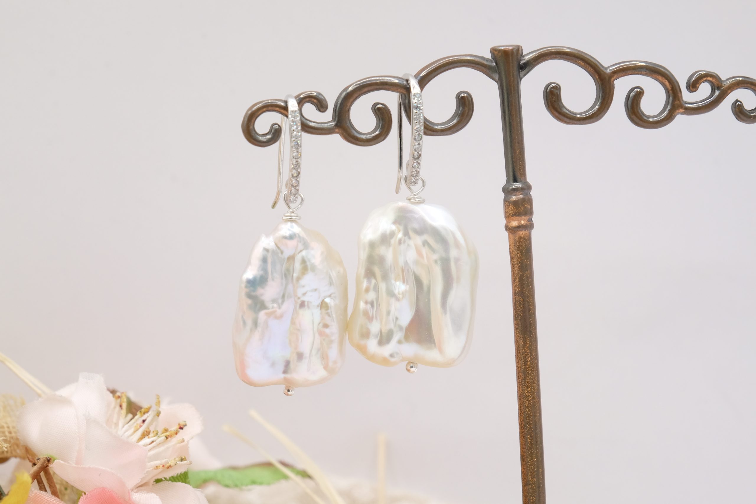 925 RHODIUM-PLATED SILVER EARRINGS WITH SQUARE PEARLS AND HANDCRAFTED ZIRCONIA (2)