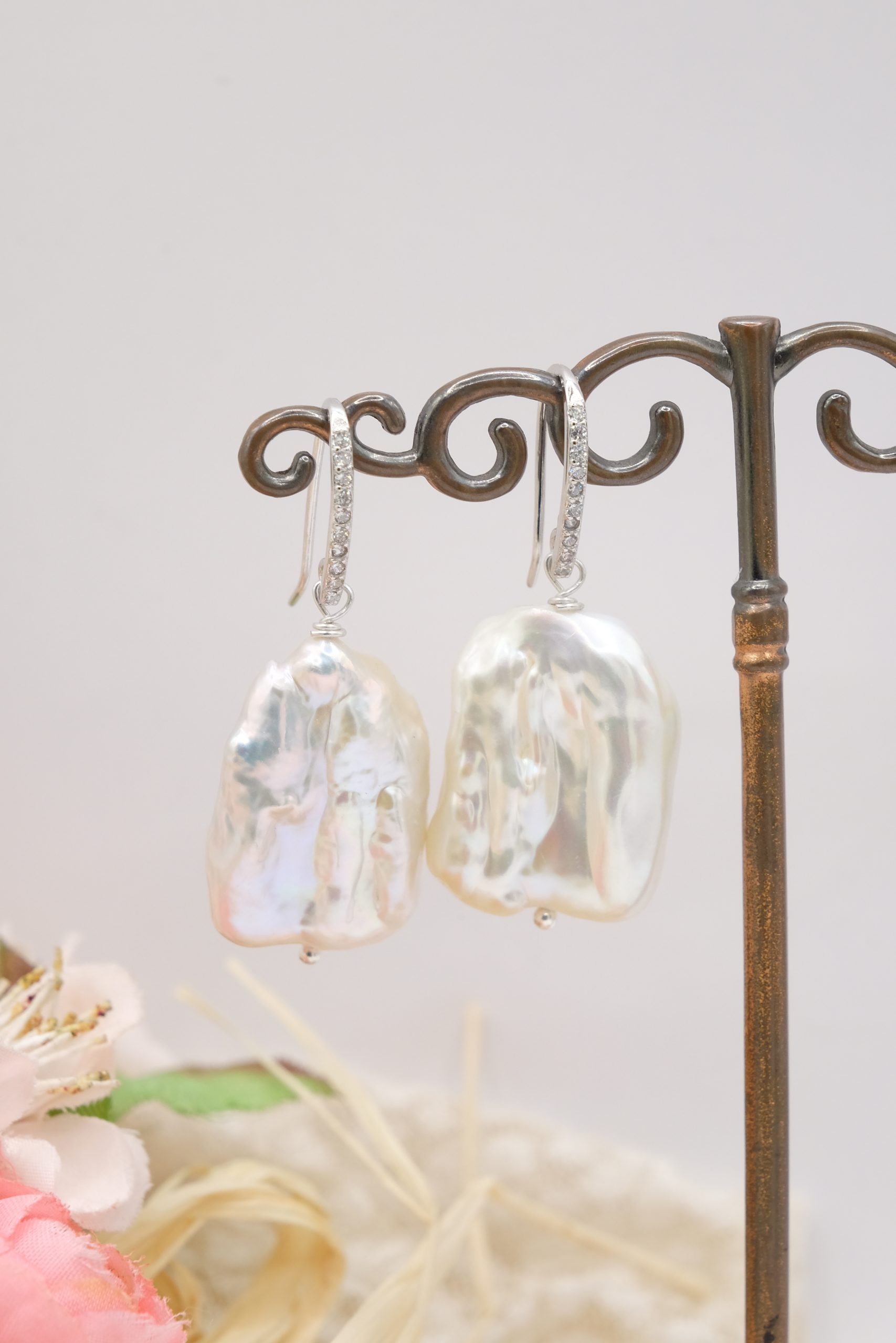 925 RHODIUM-PLATED SILVER EARRINGS WITH SQUARE PEARLS AND HANDCRAFTED ZIRCONIA (3)