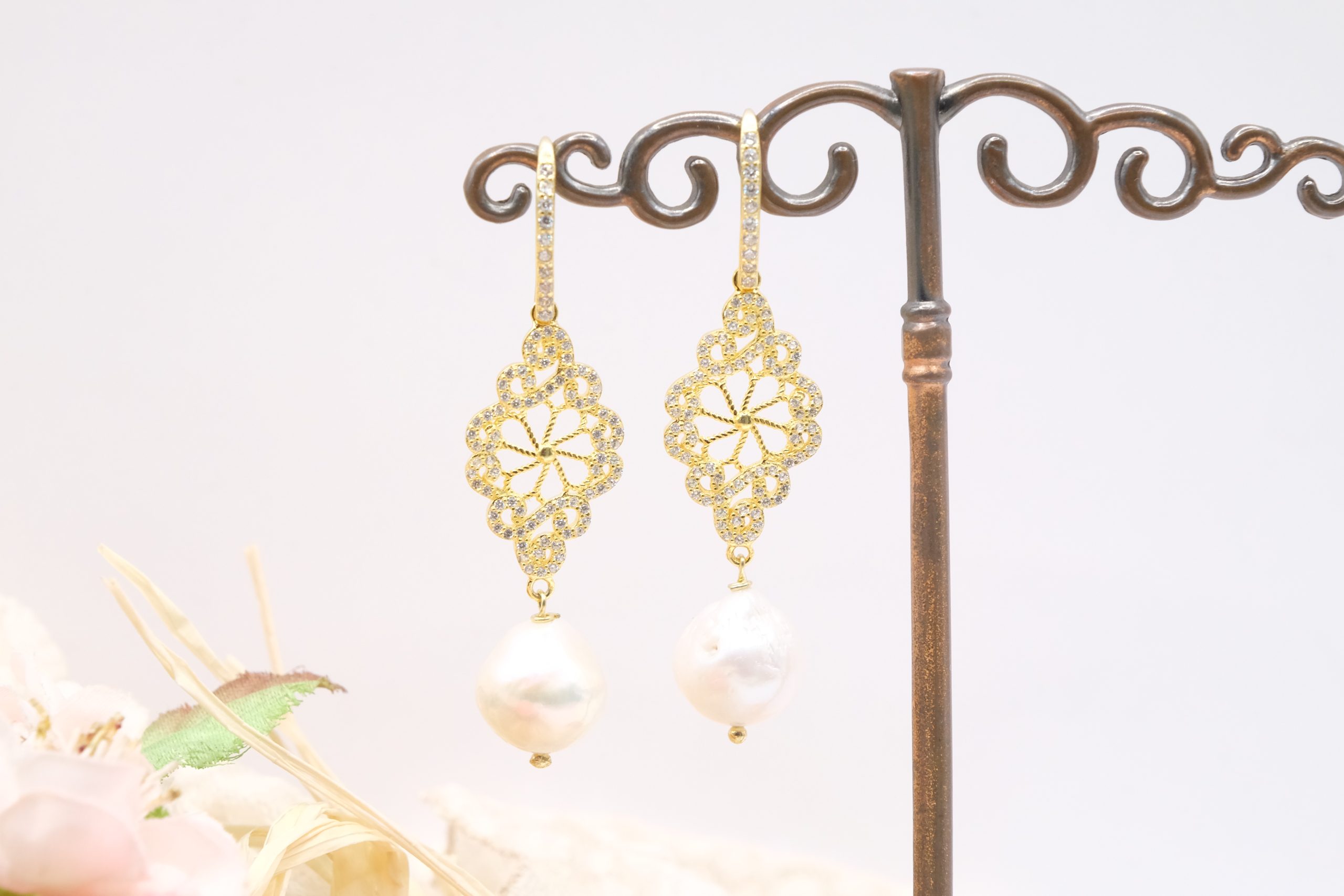 ORECCHINI PERLE NATURALI LOSANGA ARGENTO 925 PLACCATO ORO ZIRCONI (1)