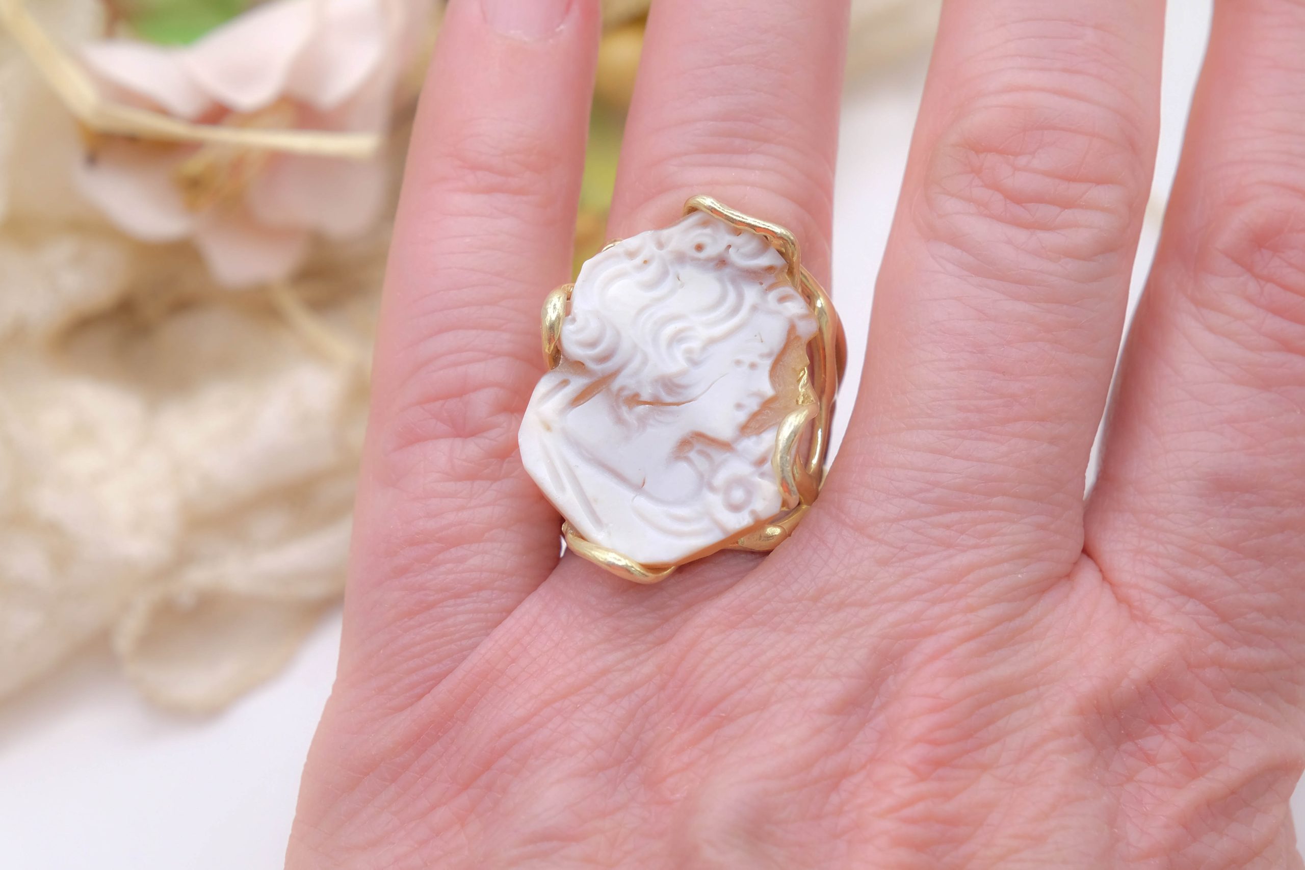 HANDMADE CAMEO RING FROM TORRE DEL GRECO IN GOLD PLATED SILVER (1)