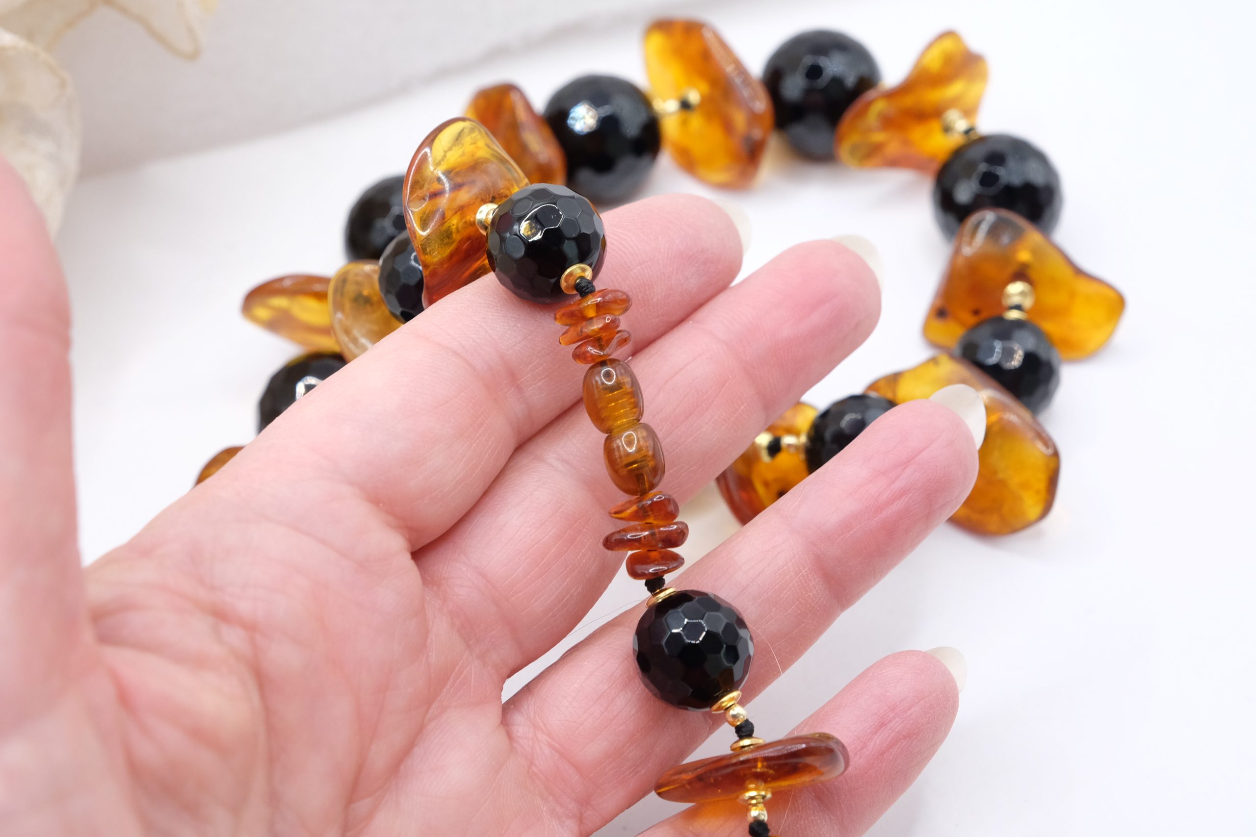 LARGE HANDCRAFTED BALTIC AMBER ONYX NECKLACE (3)
