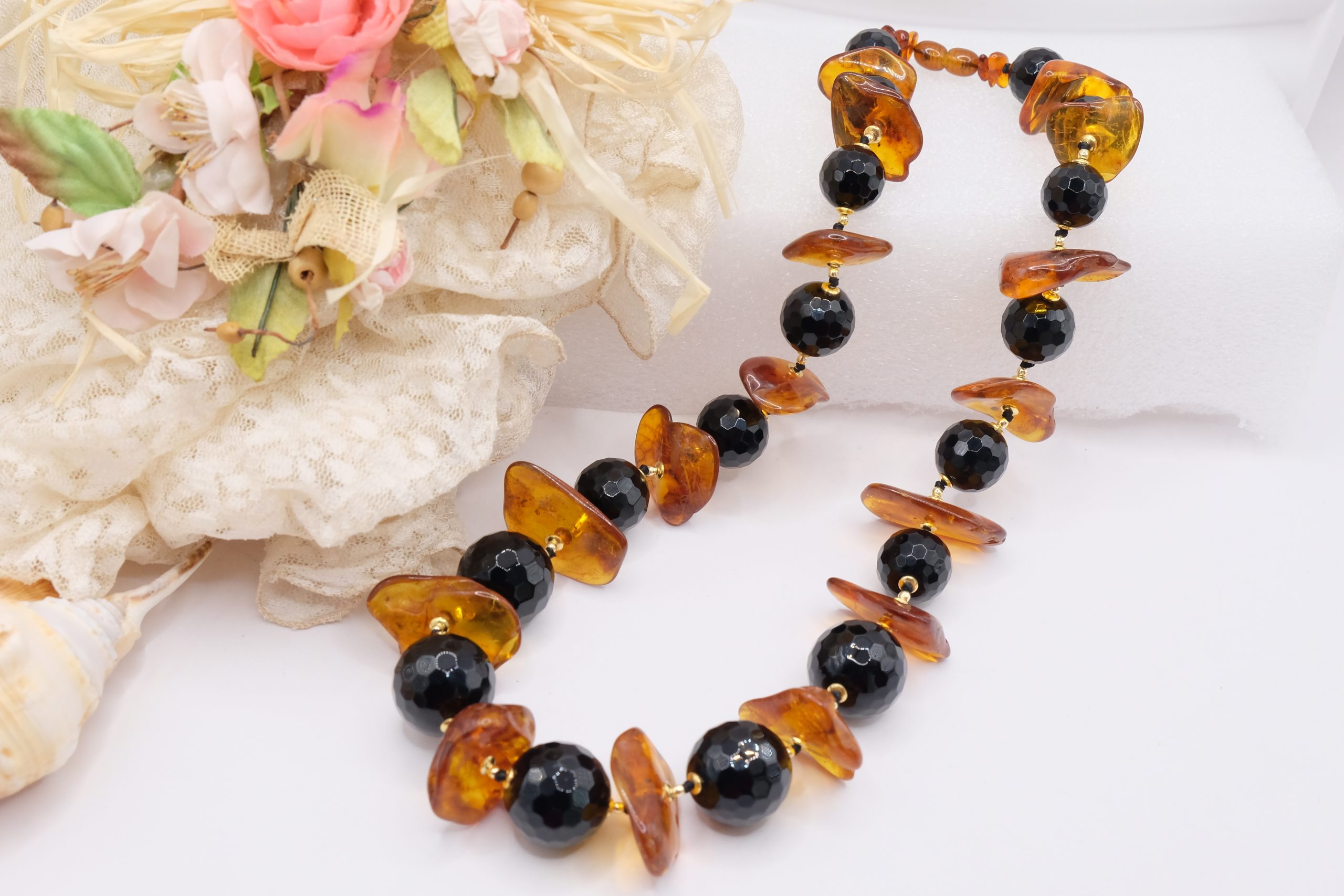 LARGE HANDCRAFTED BALTIC AMBER ONYX NECKLACE (4)