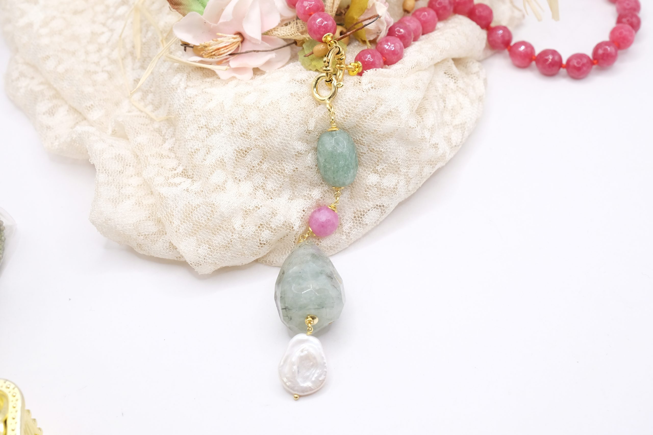 COLLANA ARTIGIANALE PHRENITE GIADA FUXIA PERLA (3)