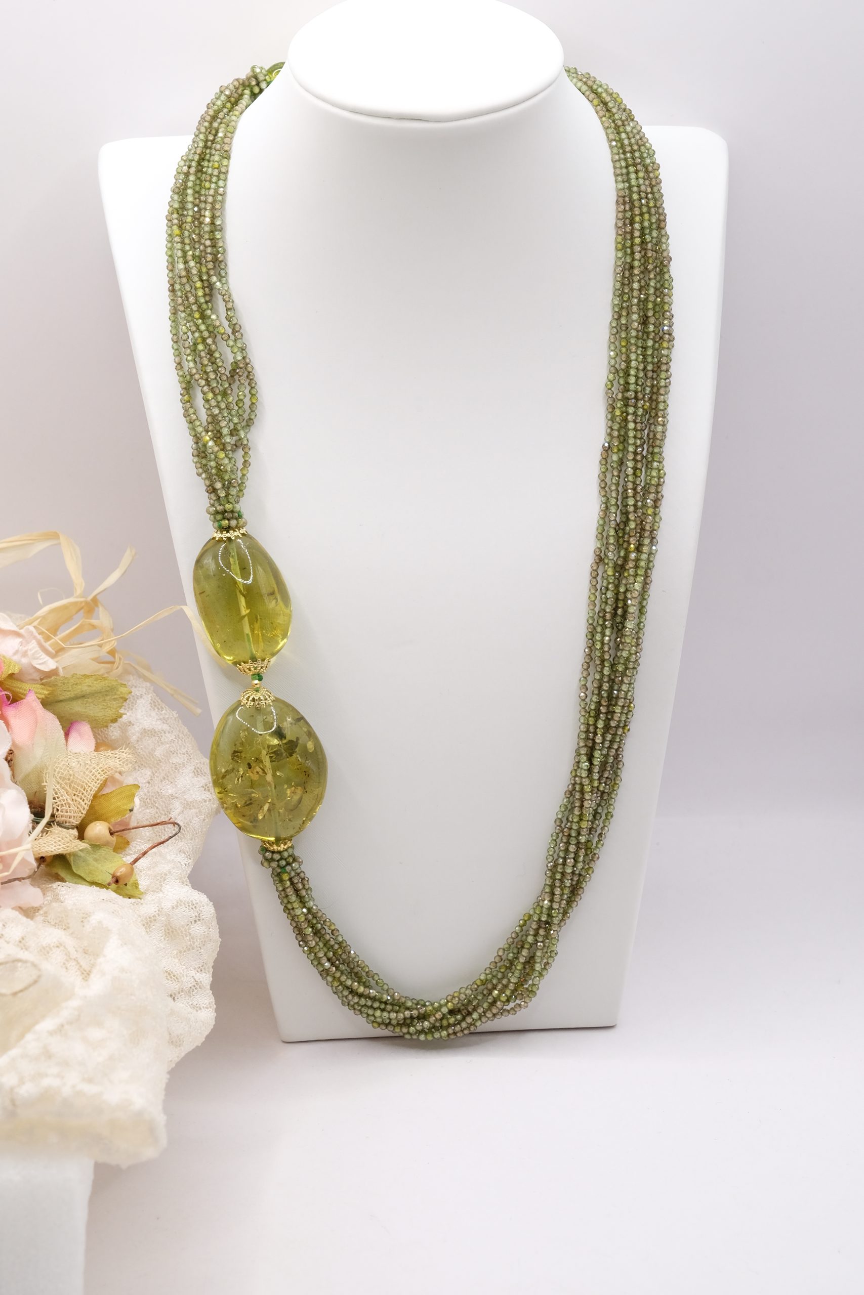 COLLANA MULTIFILO ARTIGIANALE AMBRA VERDE E ZIRCONI VERDI ARGENTO DORATO (2)