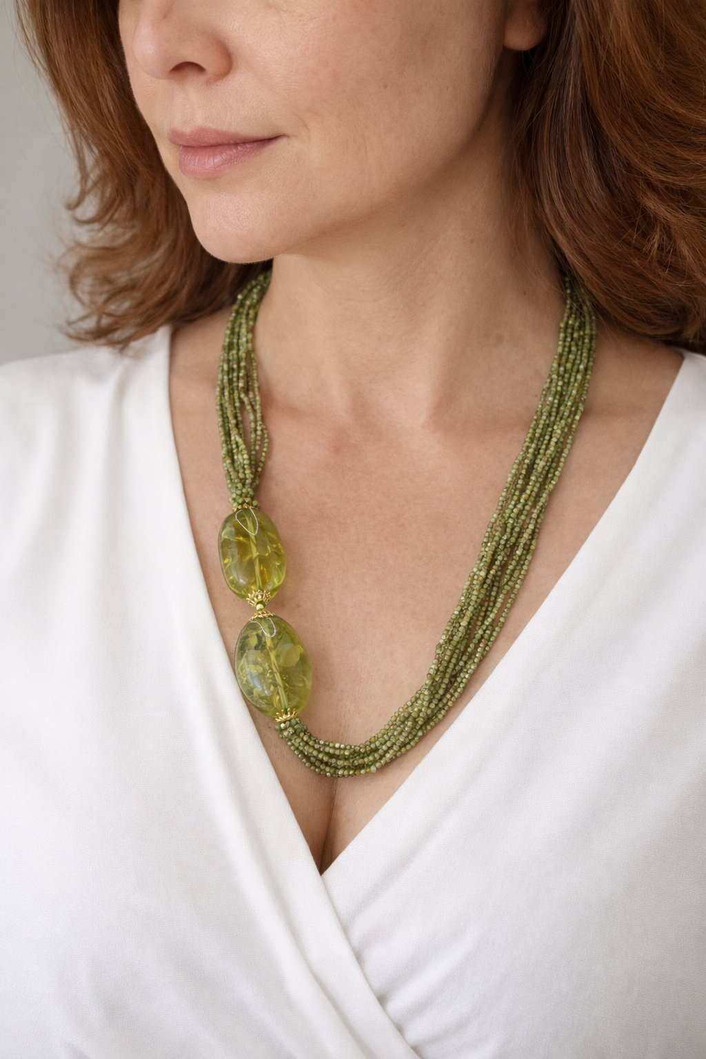 COLLANA MULTIFILO ARTIGIANALE AMBRA VERDE E ZIRCONI VERDI ARGENTO DORATO