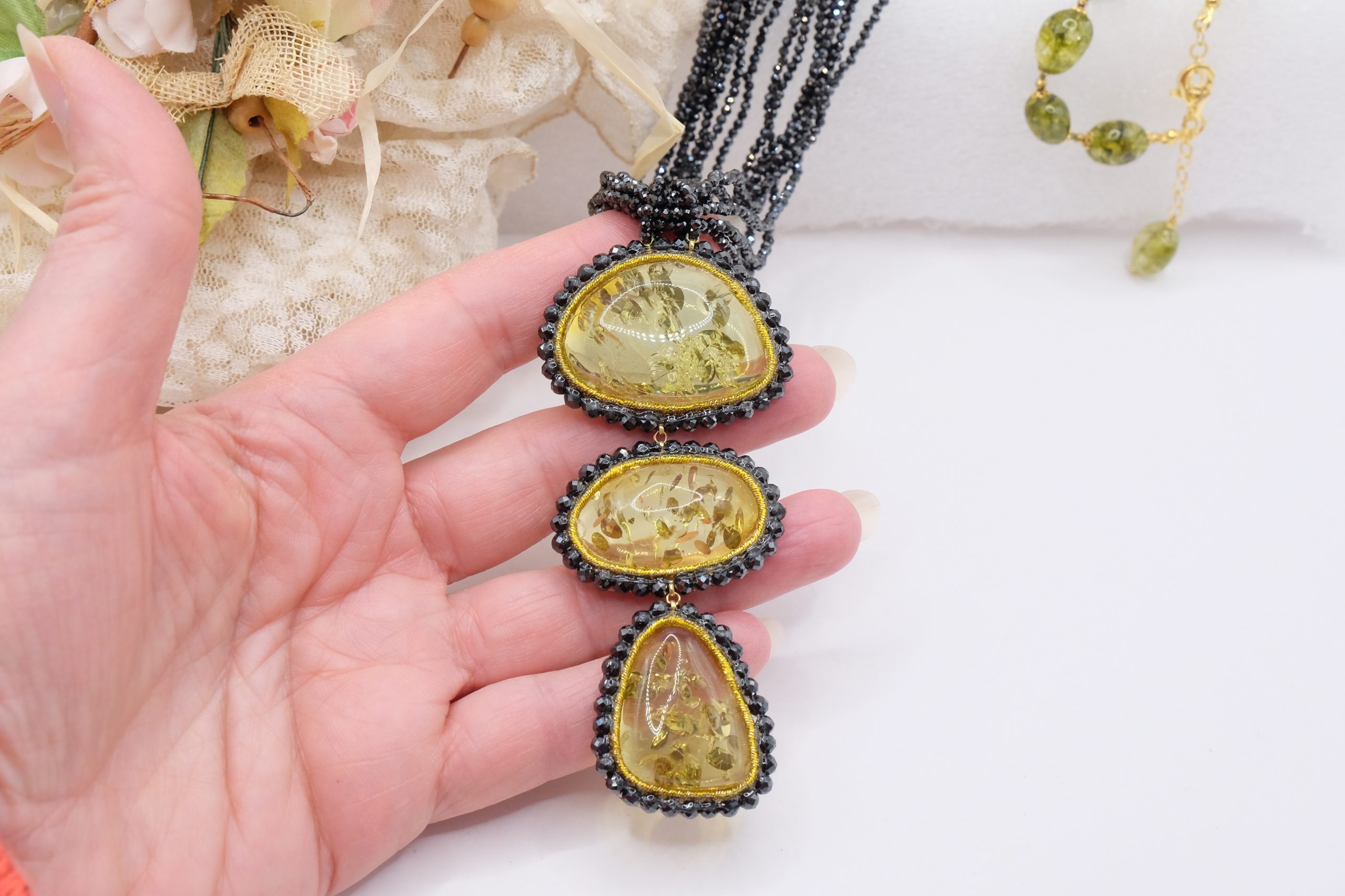 MULTI-STRAND NECKLACE WITH ZIRCONIA FROM BALTIC AMBER, GREEN, GOLD-PLATED SILVER, HANDCRAFTED SAUTACHE (5)