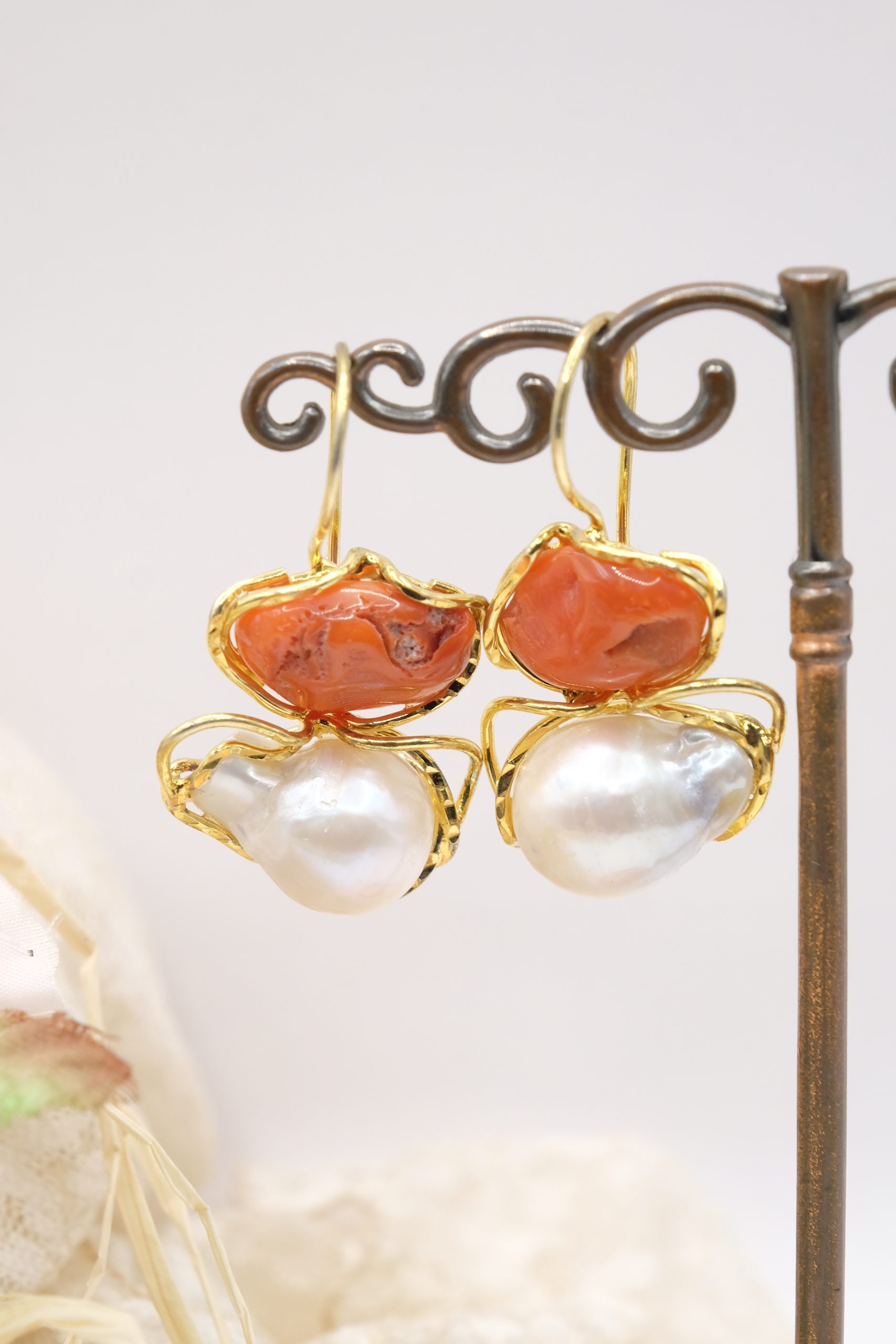 HANDMADE EARRINGS WITH PLUMP PEARLS AND MEDITERRANEAN CORAL IN GOLD PLATED SILVER (1)