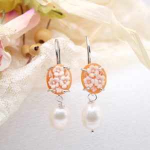 Orecchini Cammeo di Torre del Greco e Perle barocche in Argento rodiato