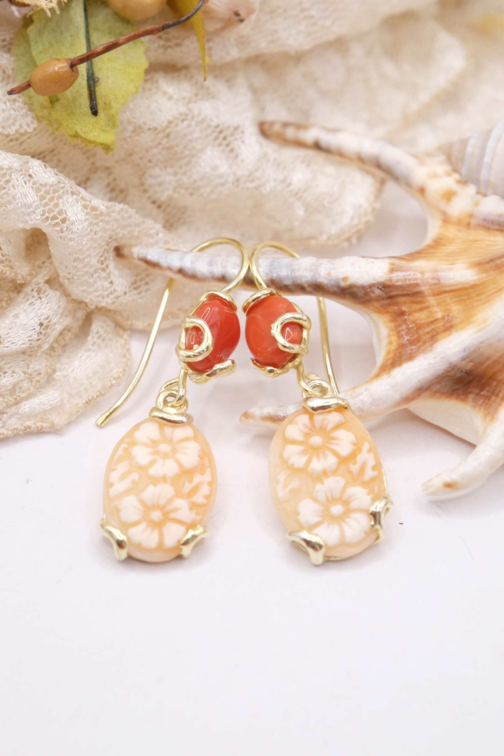 CAMEO EARRINGS FROM TORRE DEL GRECO WITH CORAL FLOWERS AND GILDED SILVER (2)