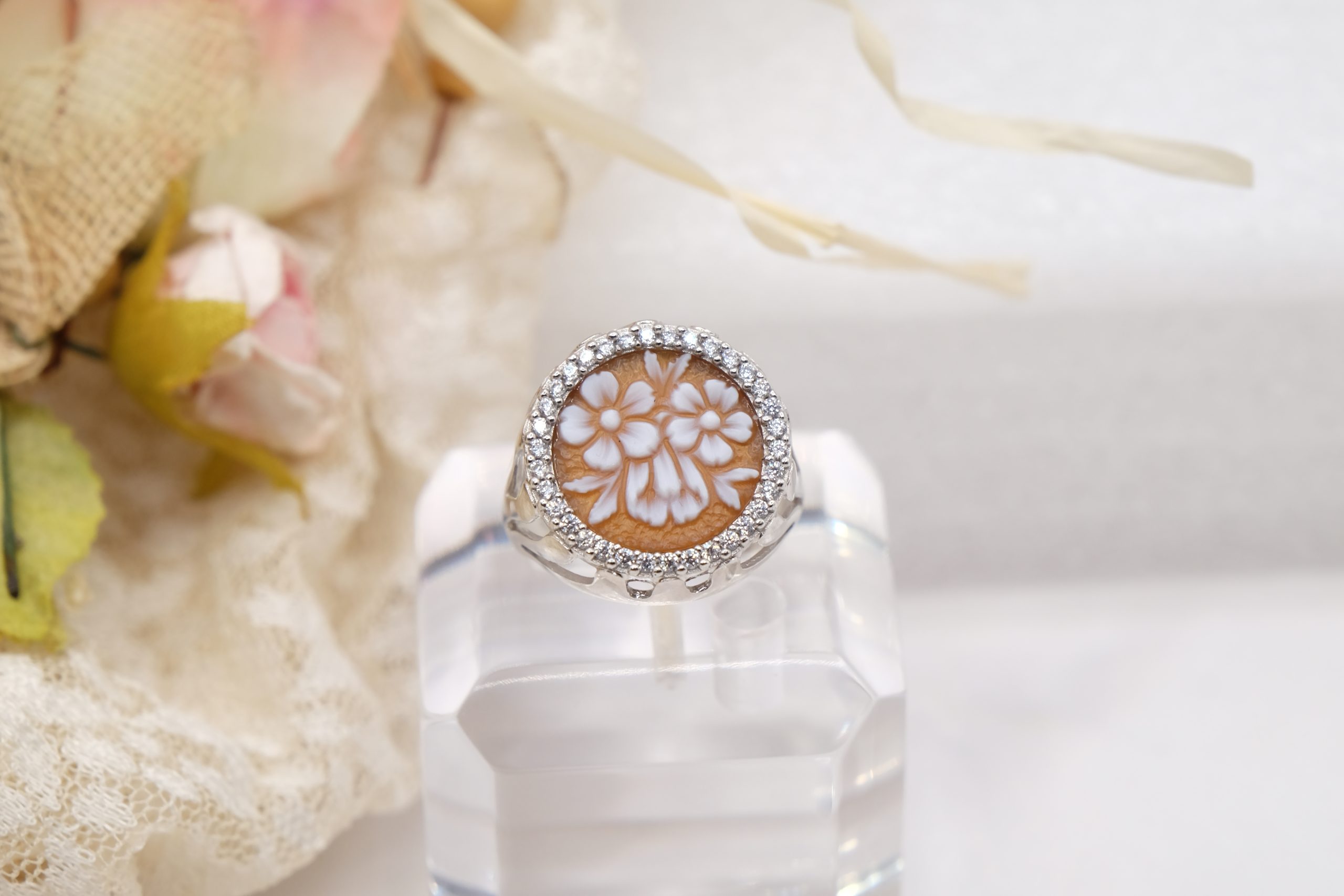 ANELLO SARDONICO CAMMEO DI TORRE DEL GRECO ZIRCONI FIORI (2)